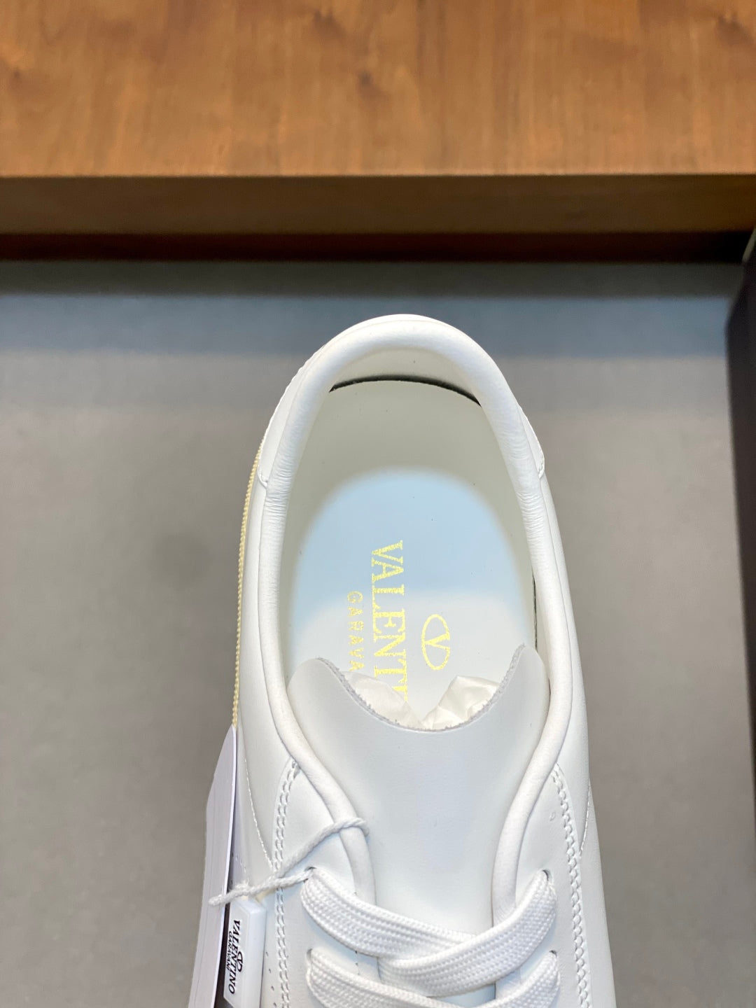 LuxluxHouse Best Quality Shoes Valentino
