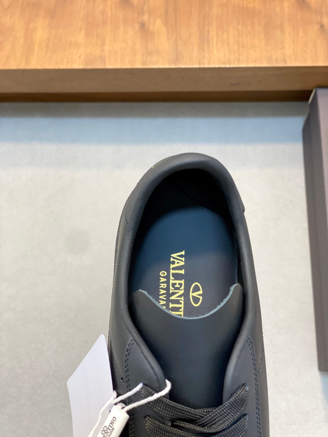 LuxluxHouse Best Quality Shoes Valentino