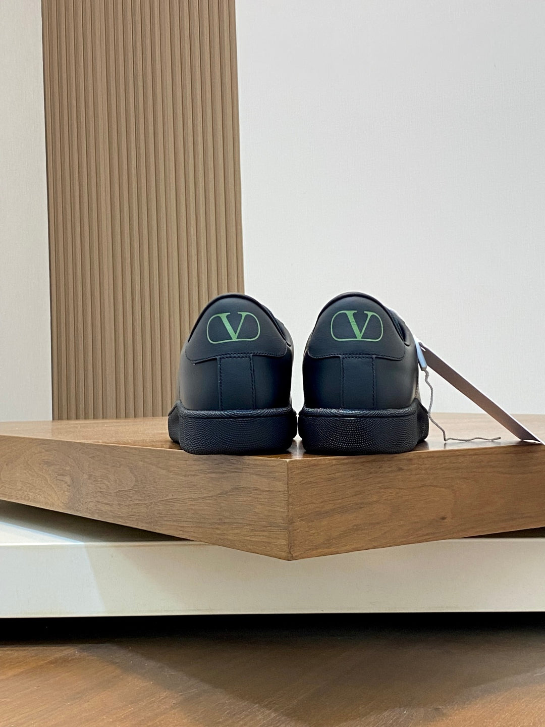 LuxluxHouse Best Quality Shoes Valentino