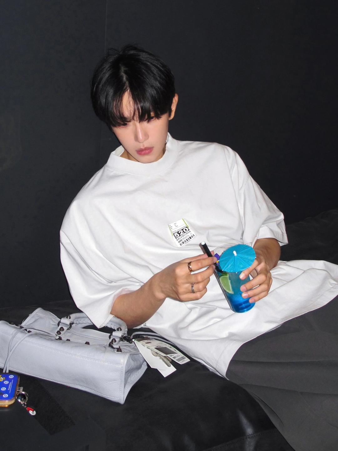 LuxluxHouse Best Quality Clothes Balenciaga T-shirt