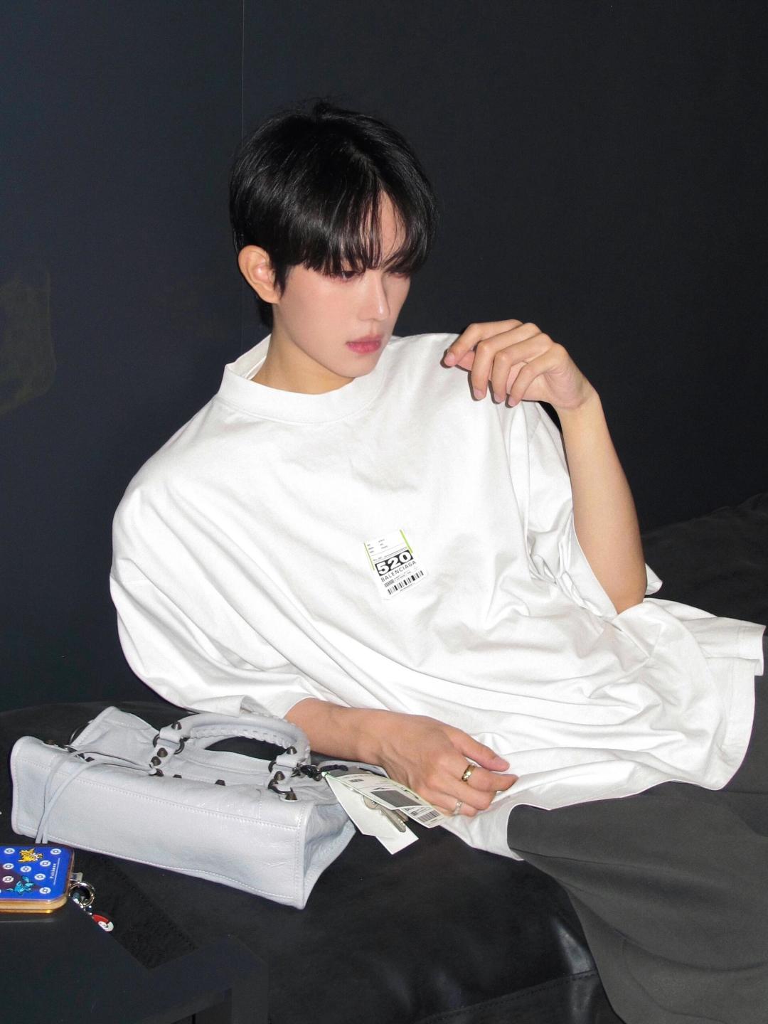 LuxluxHouse Best Quality Clothes Balenciaga T-shirt