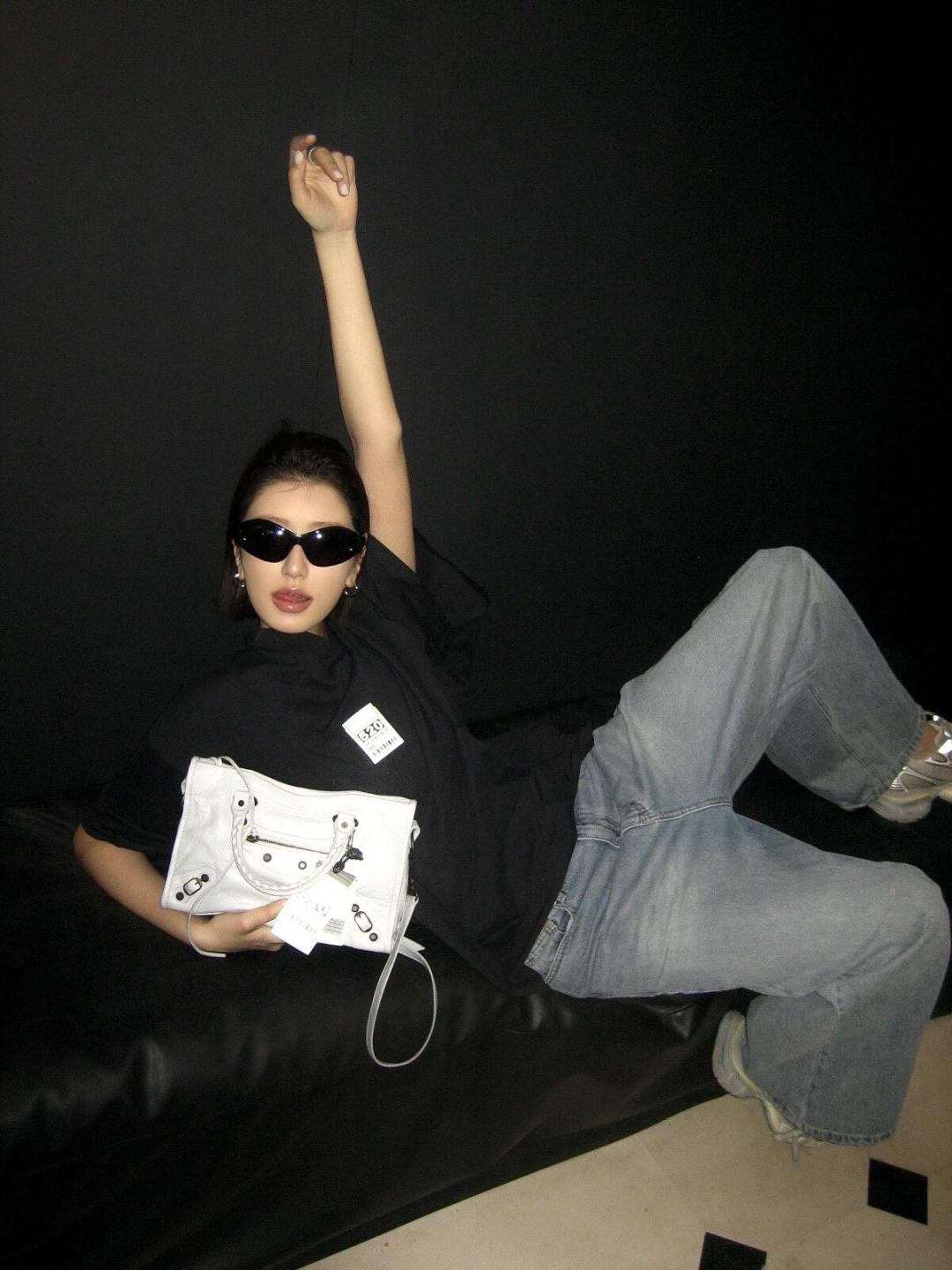 LuxluxHouse Best Quality Clothes Balenciaga T-shirt