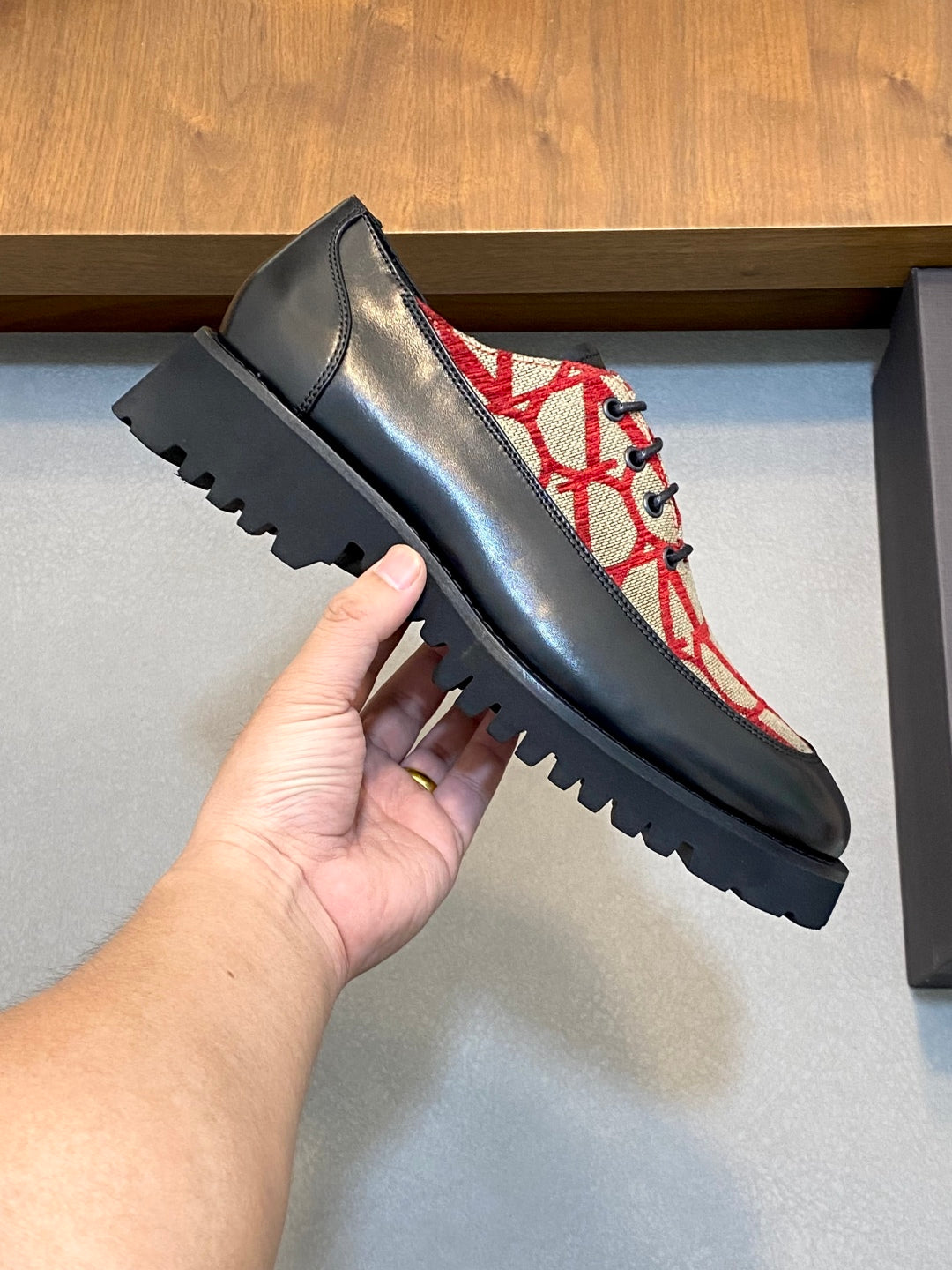 LuxluxHouse Best Quality Shoes Valentino