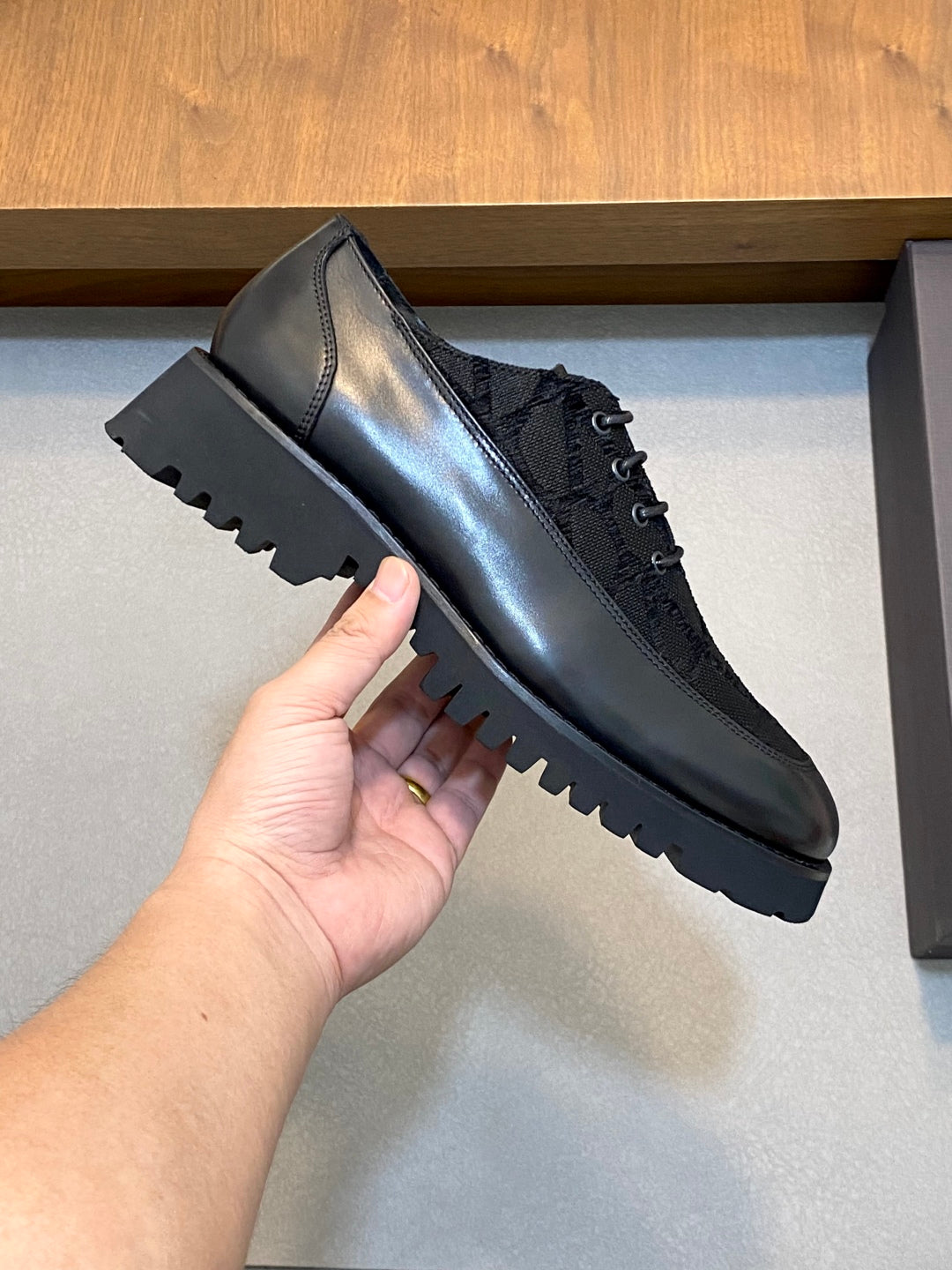 LuxluxHouse Best Quality Shoes Valentino