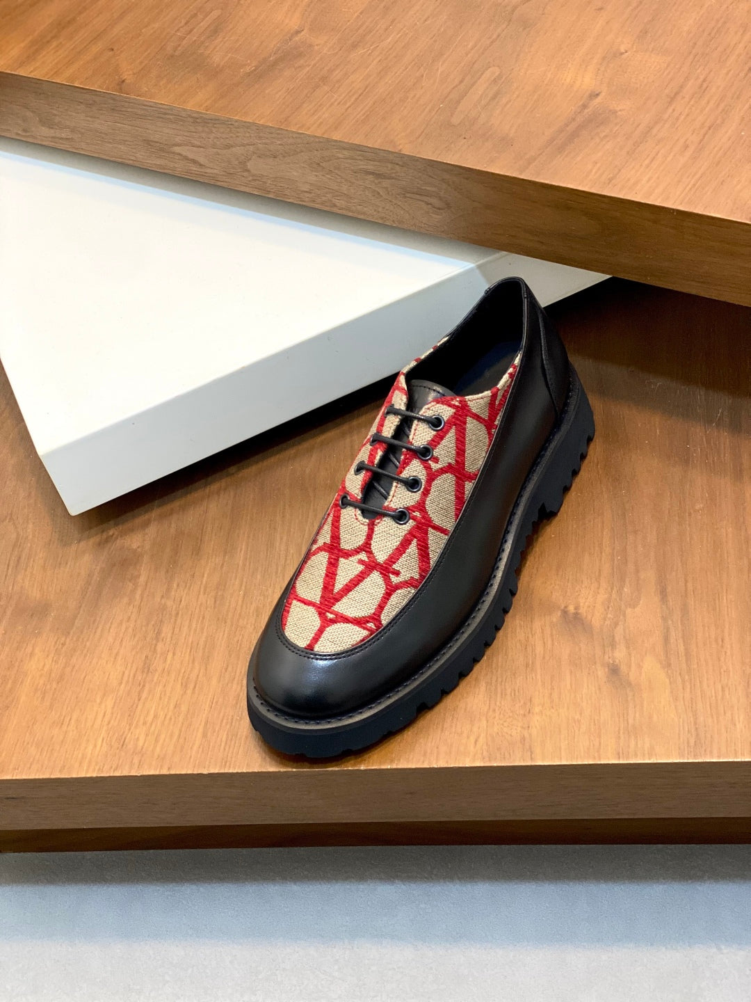 LuxluxHouse Best Quality Shoes Valentino