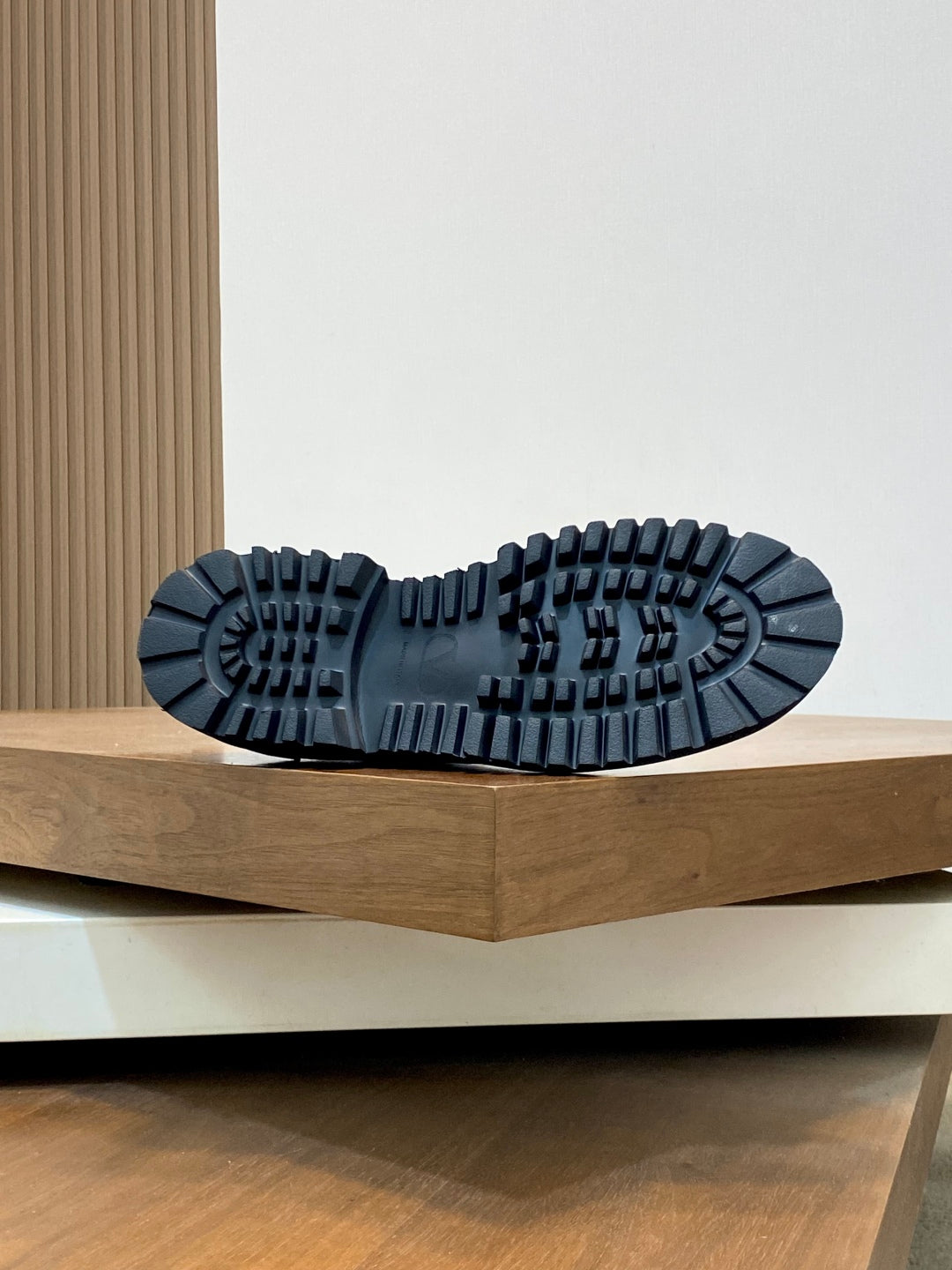 LuxluxHouse Best Quality Shoes Valentino