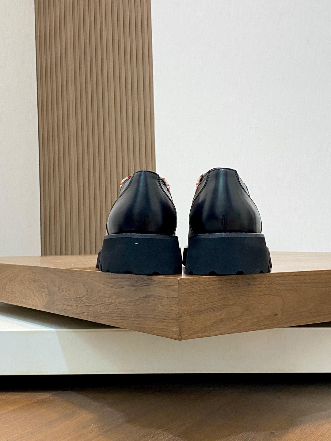 LuxluxHouse Best Quality Shoes Valentino