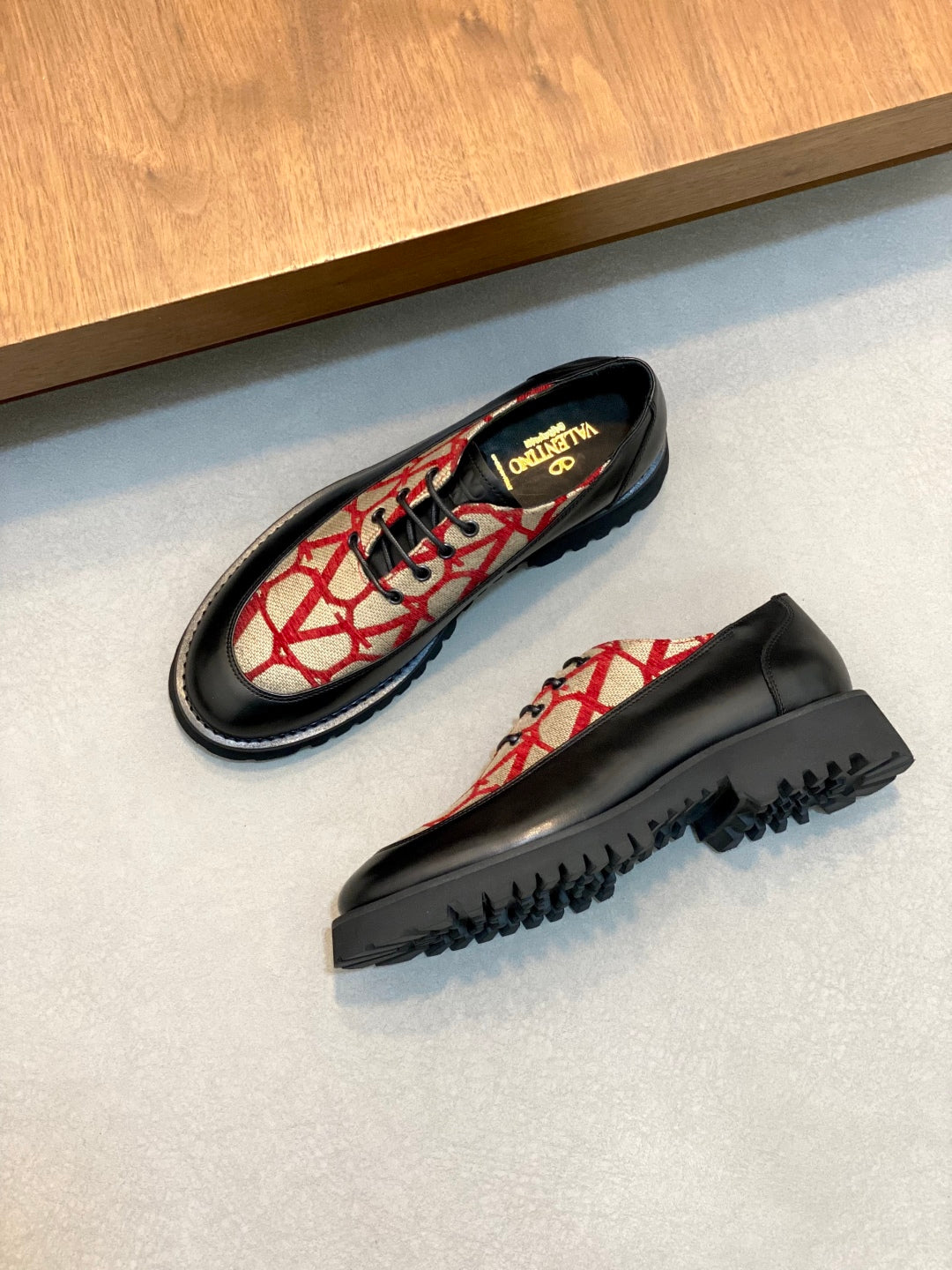 LuxluxHouse Best Quality Shoes Valentino