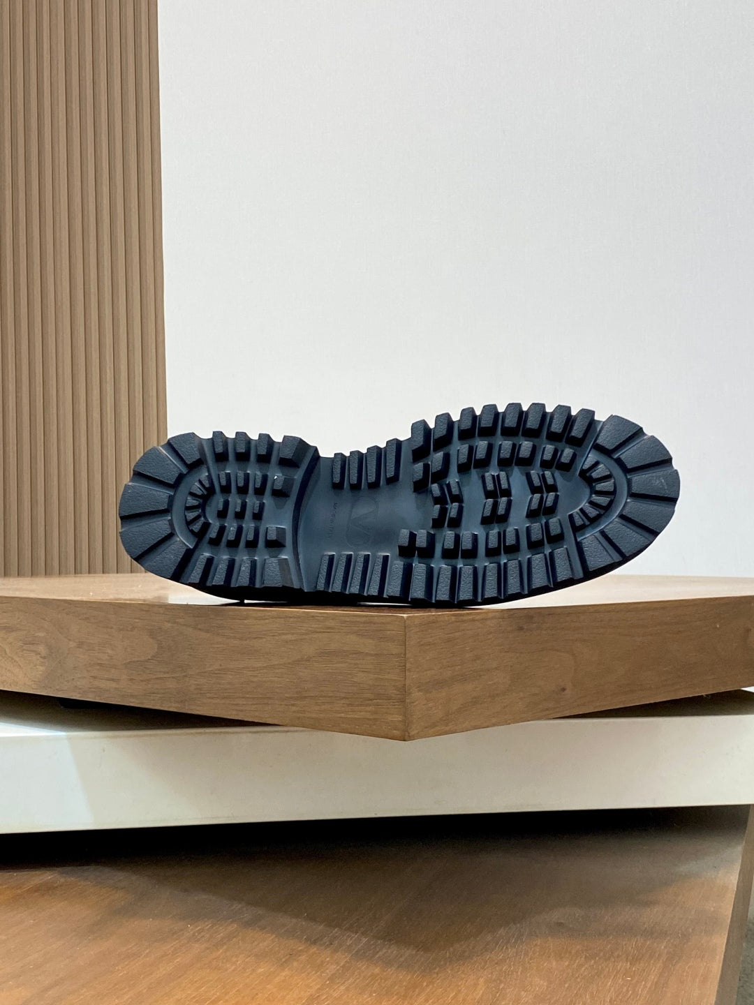 LuxluxHouse Best Quality Shoes Valentino