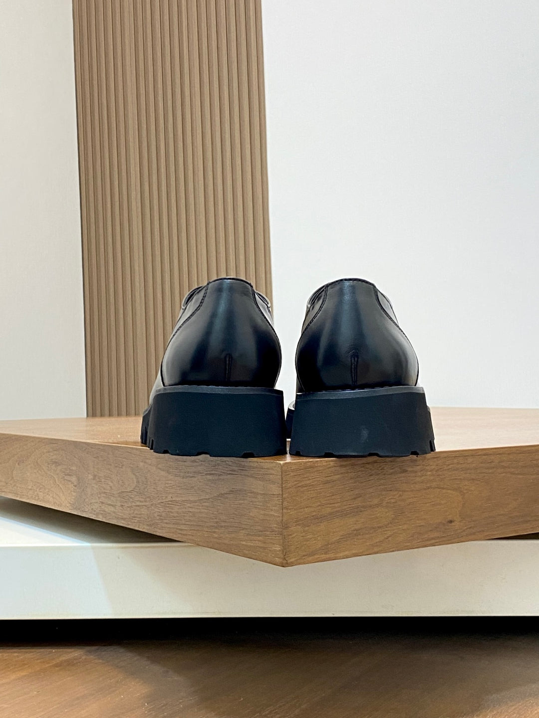 LuxluxHouse Best Quality Shoes Valentino