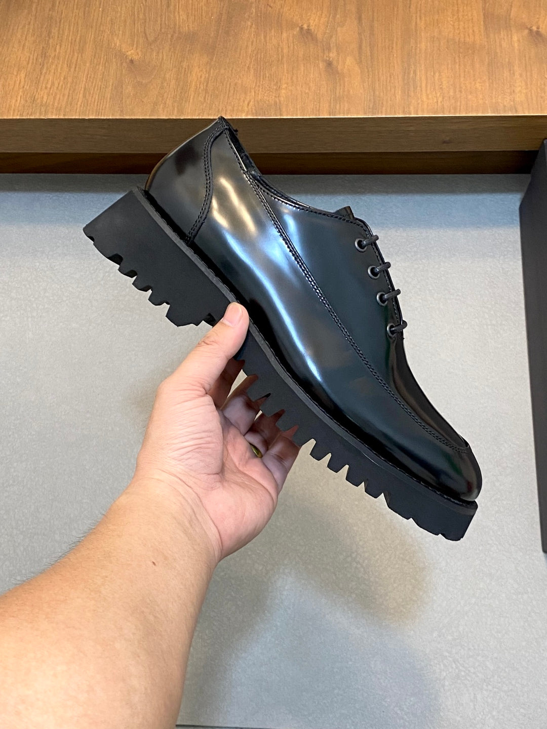 LuxluxHouse Best Quality Shoes Valentino