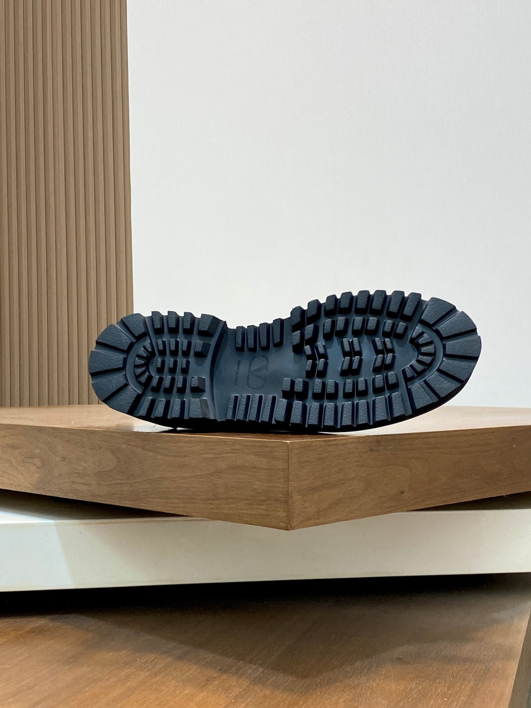 LuxluxHouse Best Quality Shoes Valentino