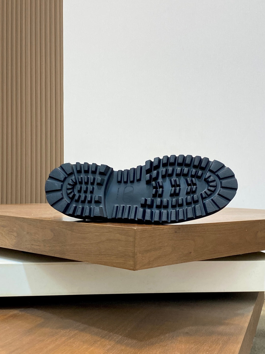 LuxluxHouse Best Quality Shoes Valentino