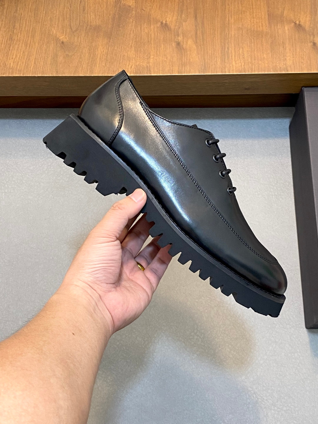 LuxluxHouse Best Quality Shoes Valentino
