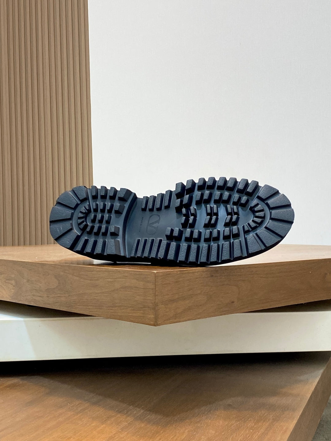 LuxluxHouse Best Quality Shoes Valentino