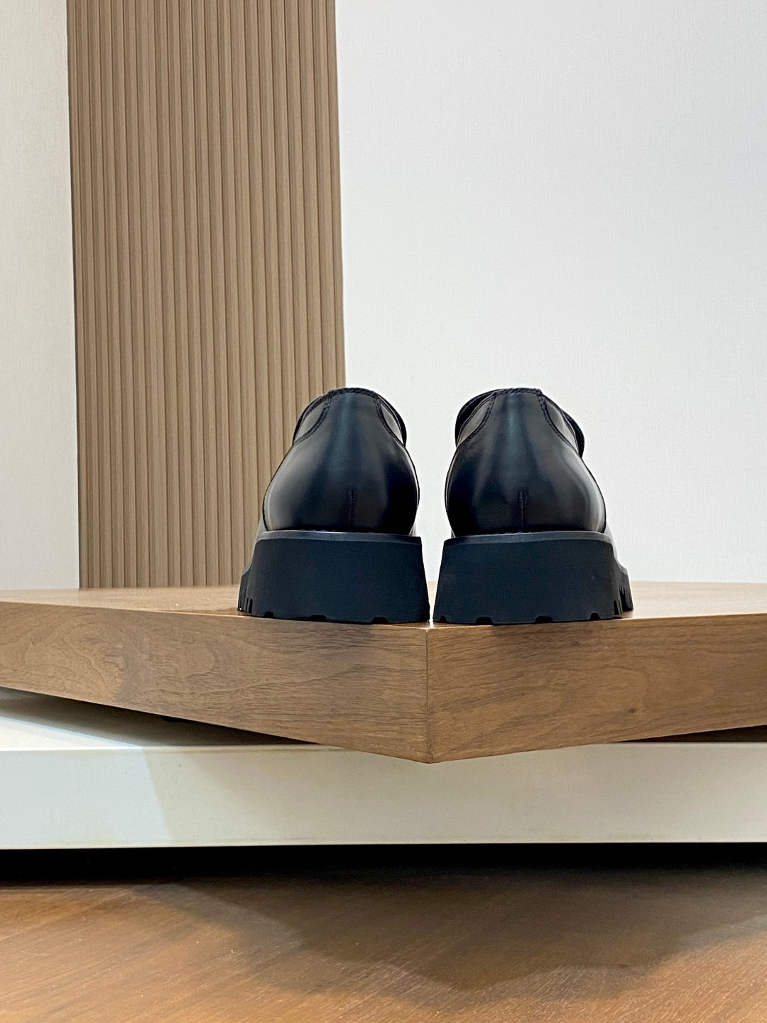LuxluxHouse Best Quality Shoes Valentino