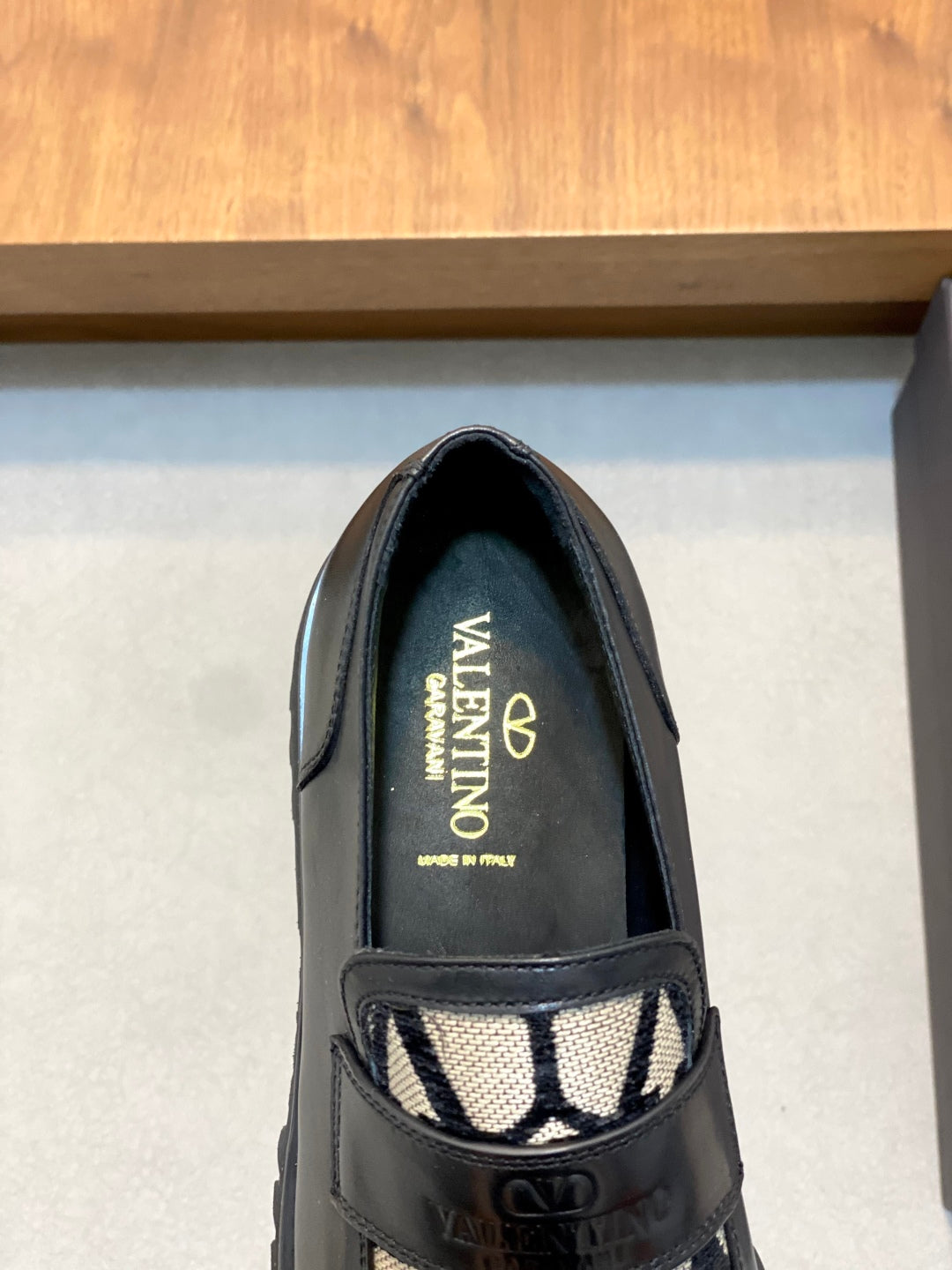 LuxluxHouse Best Quality Shoes Valentino