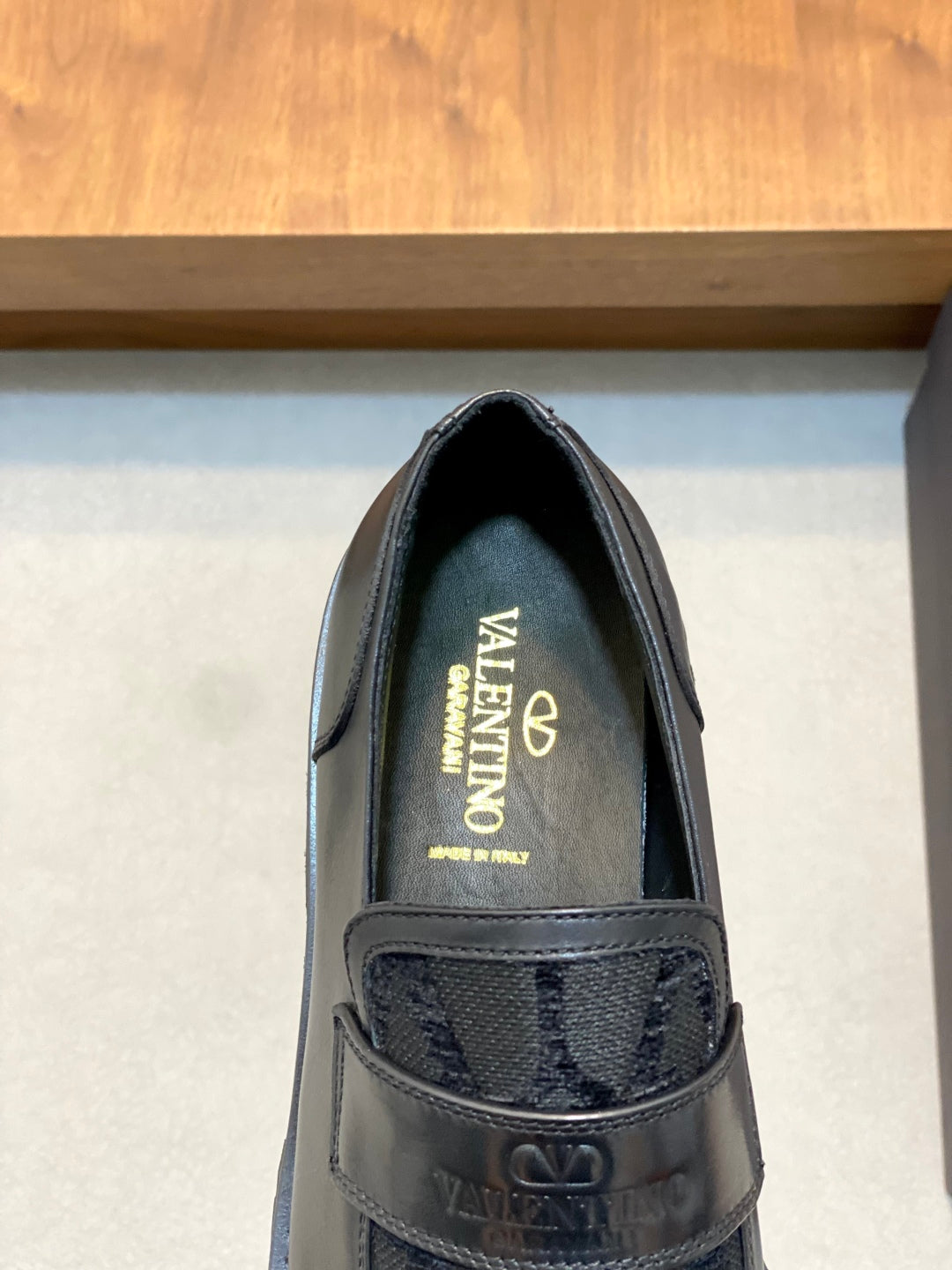 LuxluxHouse Best Quality Shoes Valentino