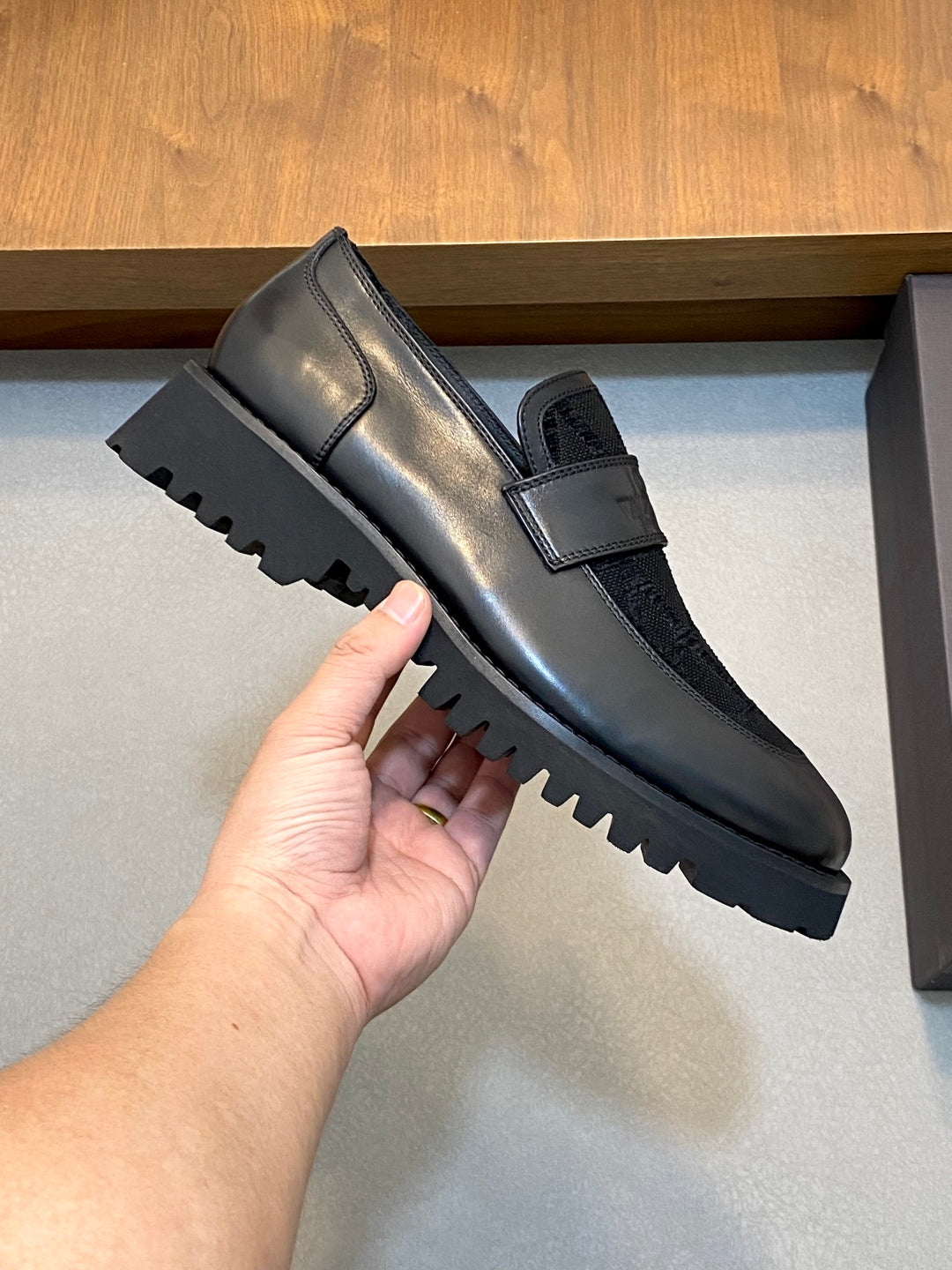 LuxluxHouse Best Quality Shoes Valentino