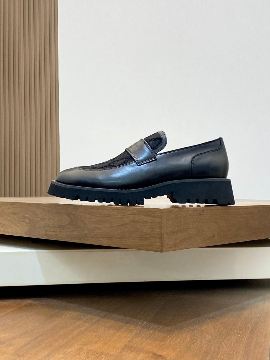 LuxluxHouse Best Quality Shoes Valentino