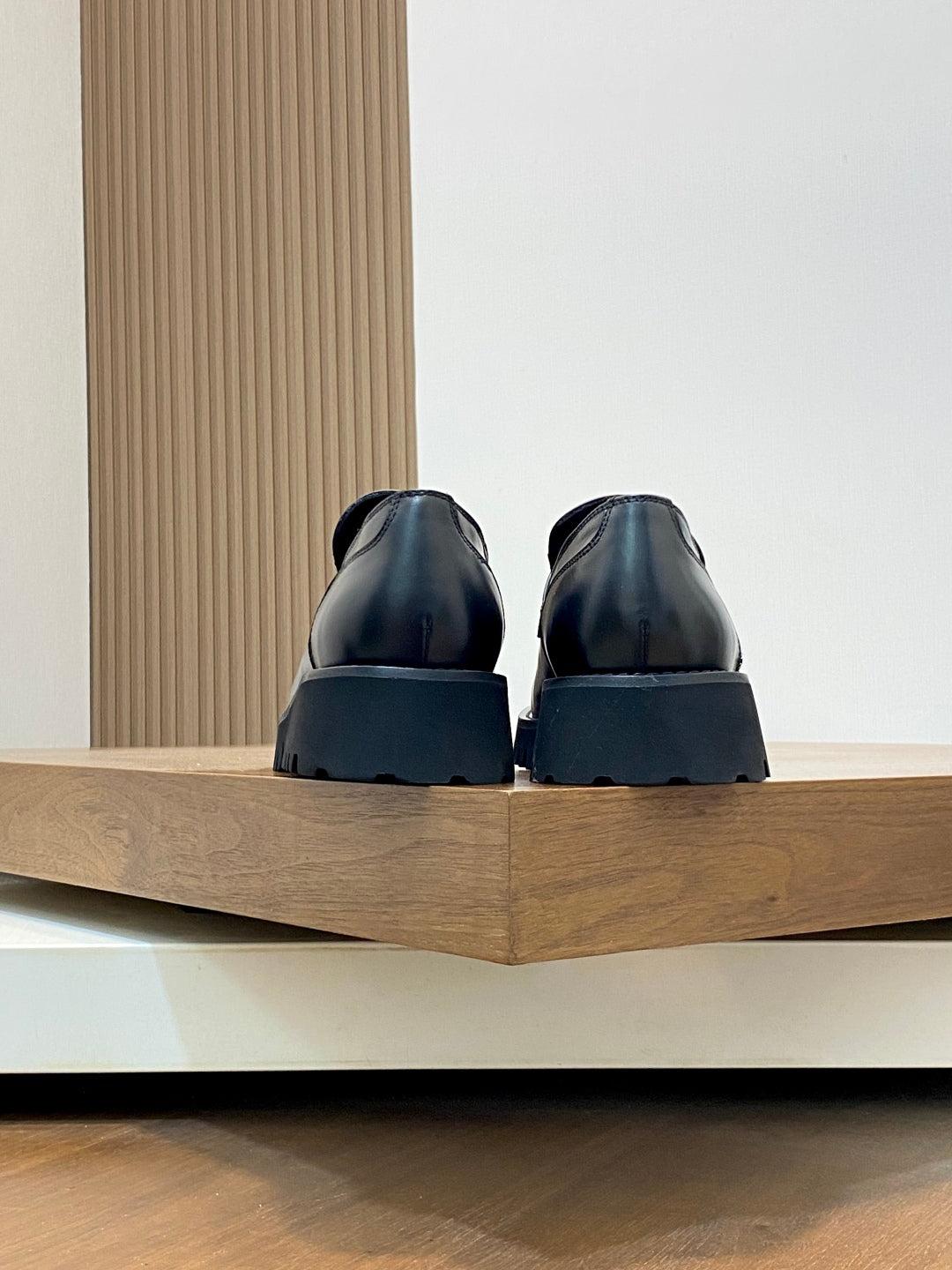 LuxluxHouse Best Quality Shoes Valentino