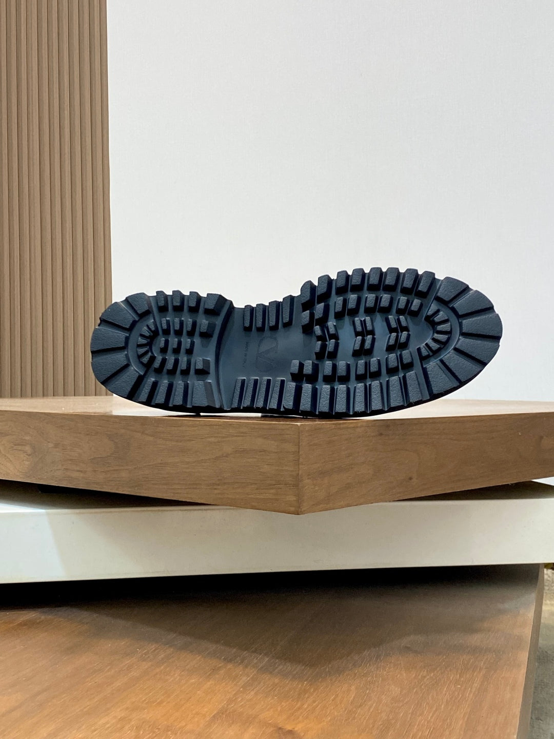 LuxluxHouse Best Quality Shoes Valentino