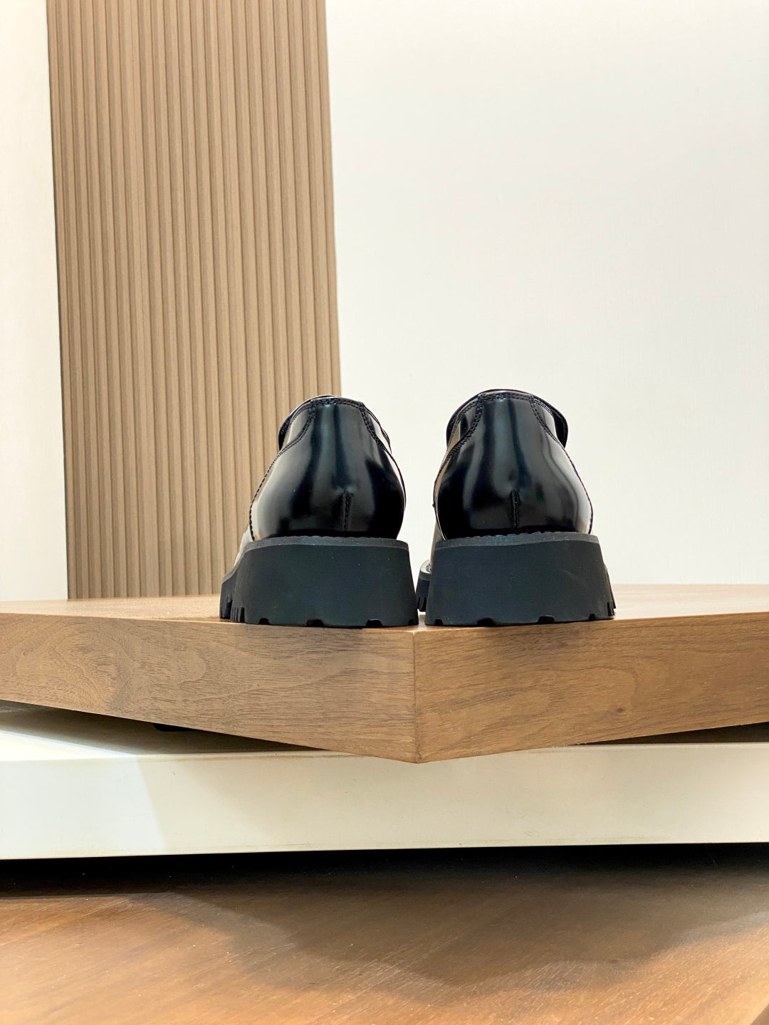 LuxluxHouse Best Quality Shoes Valentino