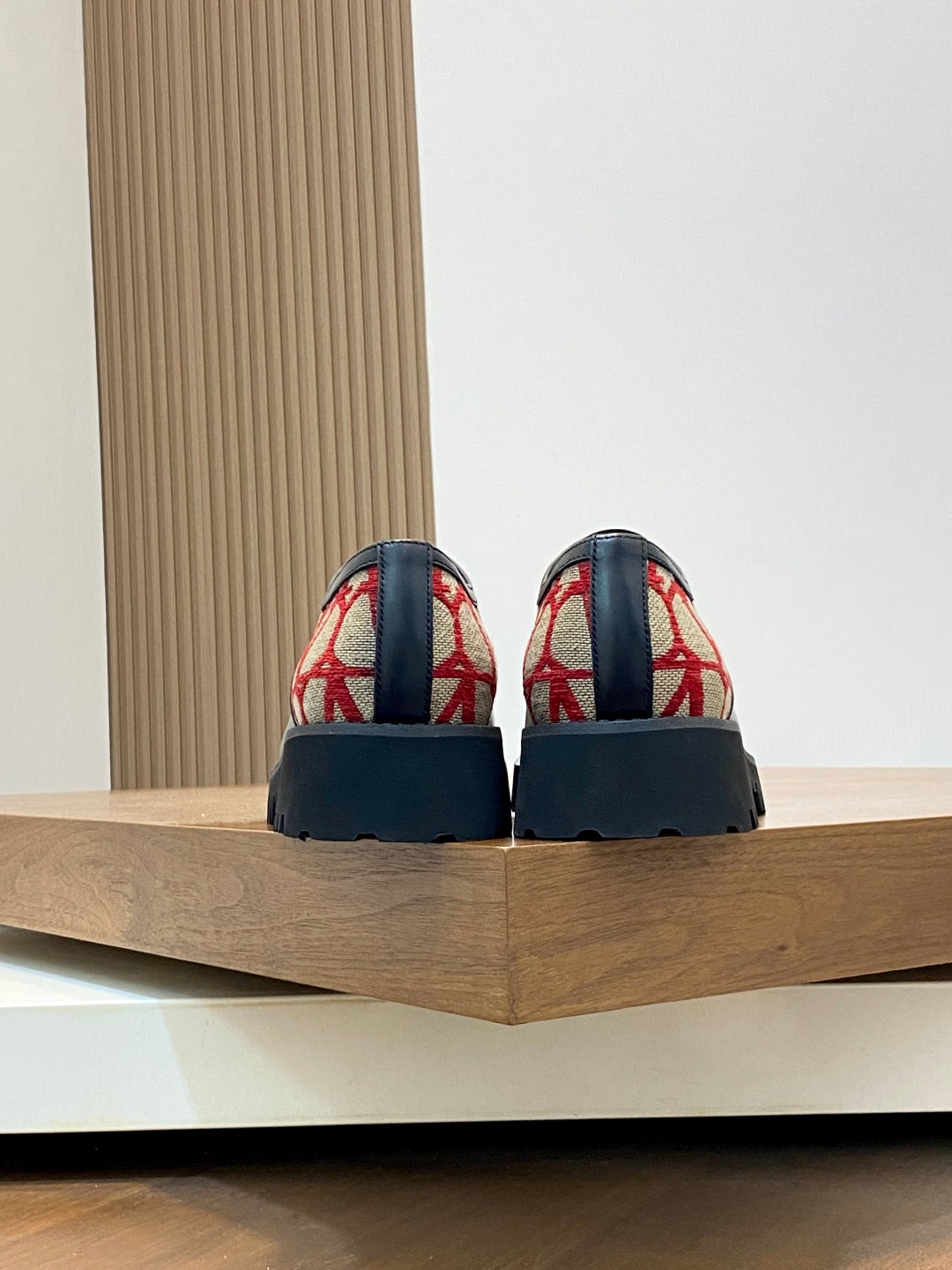 LuxluxHouse Best Quality Shoes Valentino