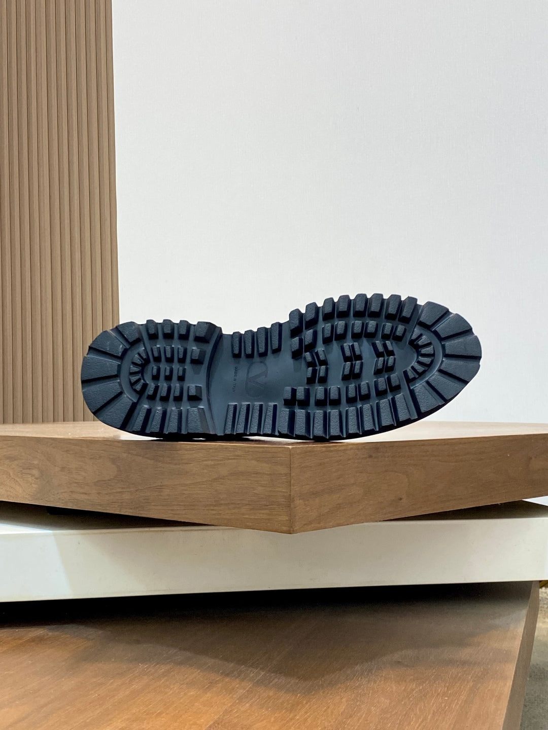 LuxluxHouse Best Quality Shoes Valentino