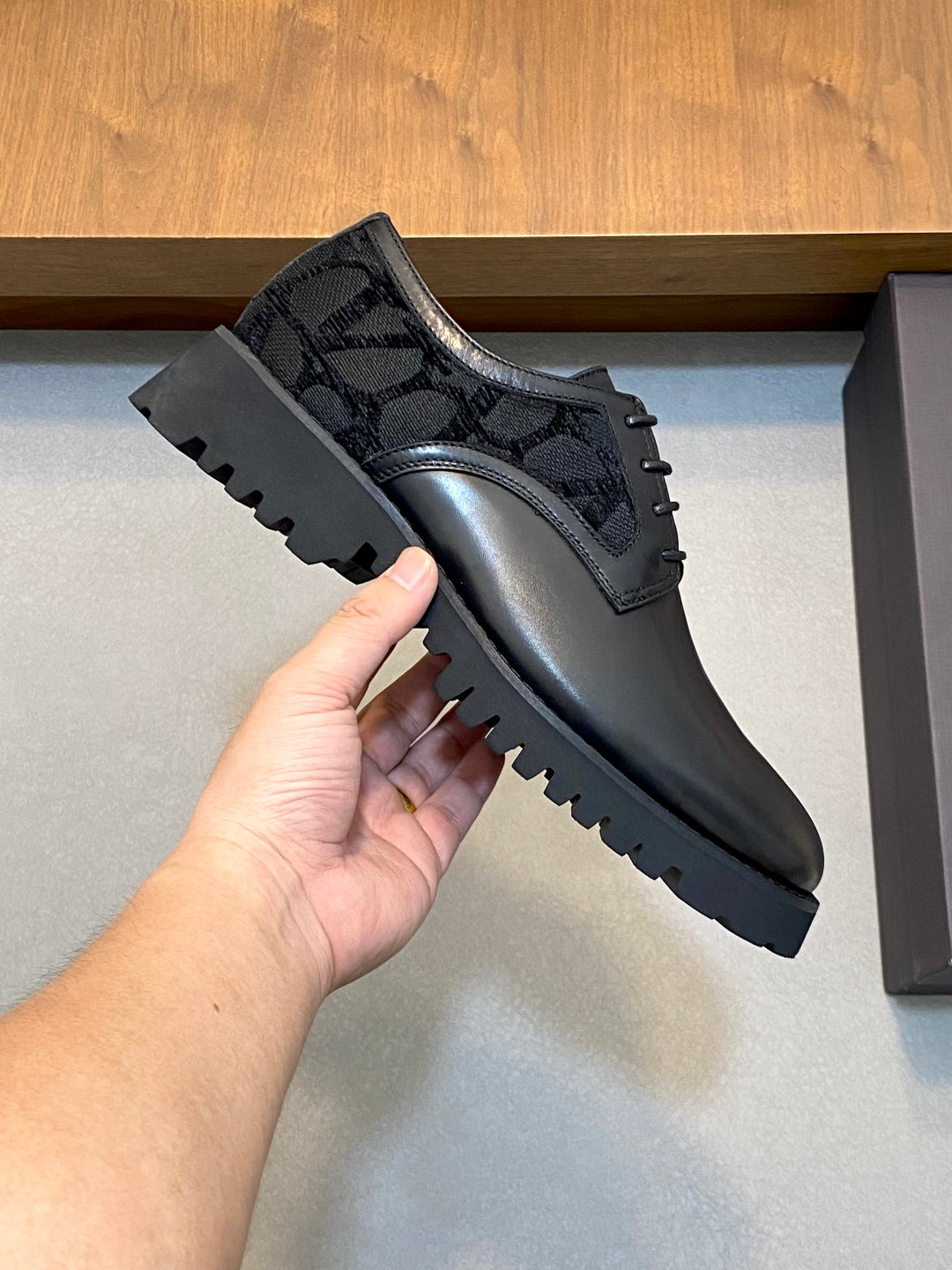 LuxluxHouse Best Quality Shoes Valentino