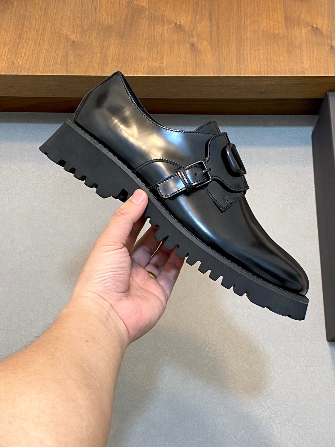 LuxluxHouse Best Quality Shoes Valentino