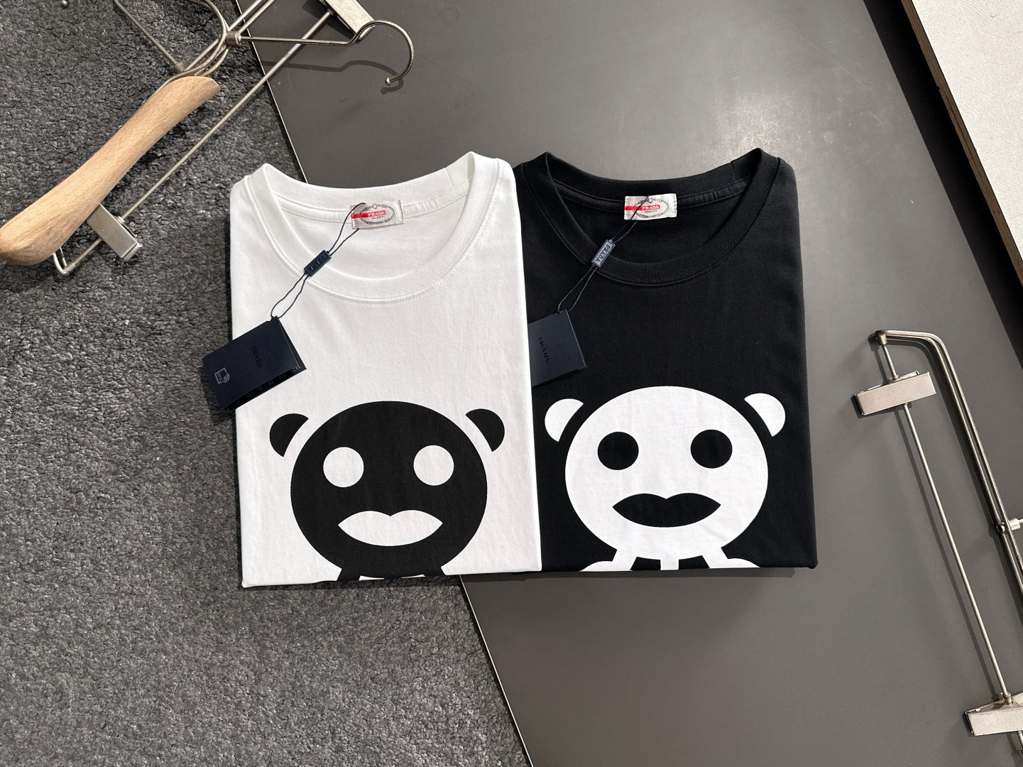 LuxluxHouse Best Quality Clothes T-shirt Prada