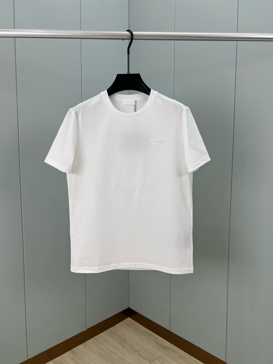 LuxluxHouse Best Quality Clothes T-shirt Prada