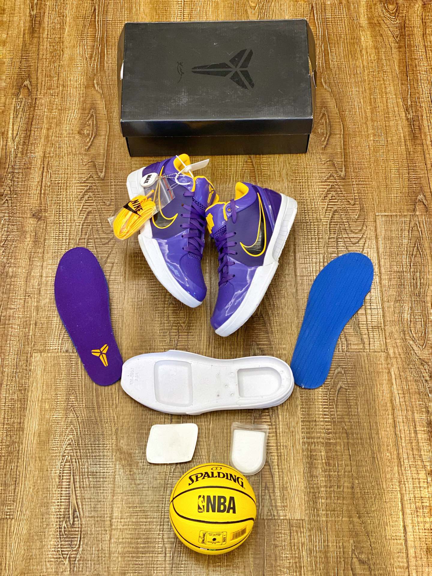 Max/WKB Batch-UNDEFEATED × Nike Zoom Kobe 4 Protro “Lakers”