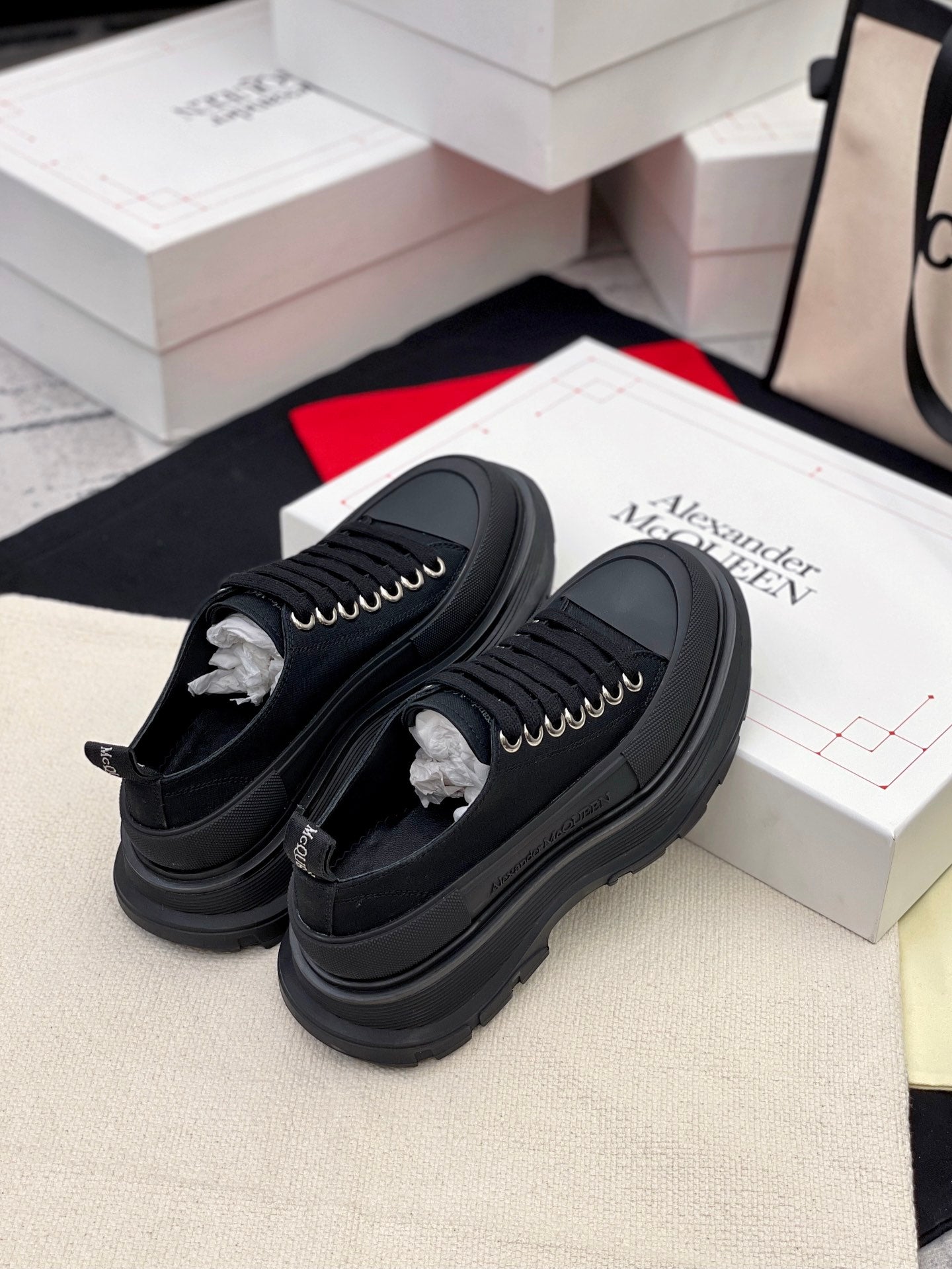 LuxluxHouse Best Quality Shoes Alexander McQueen