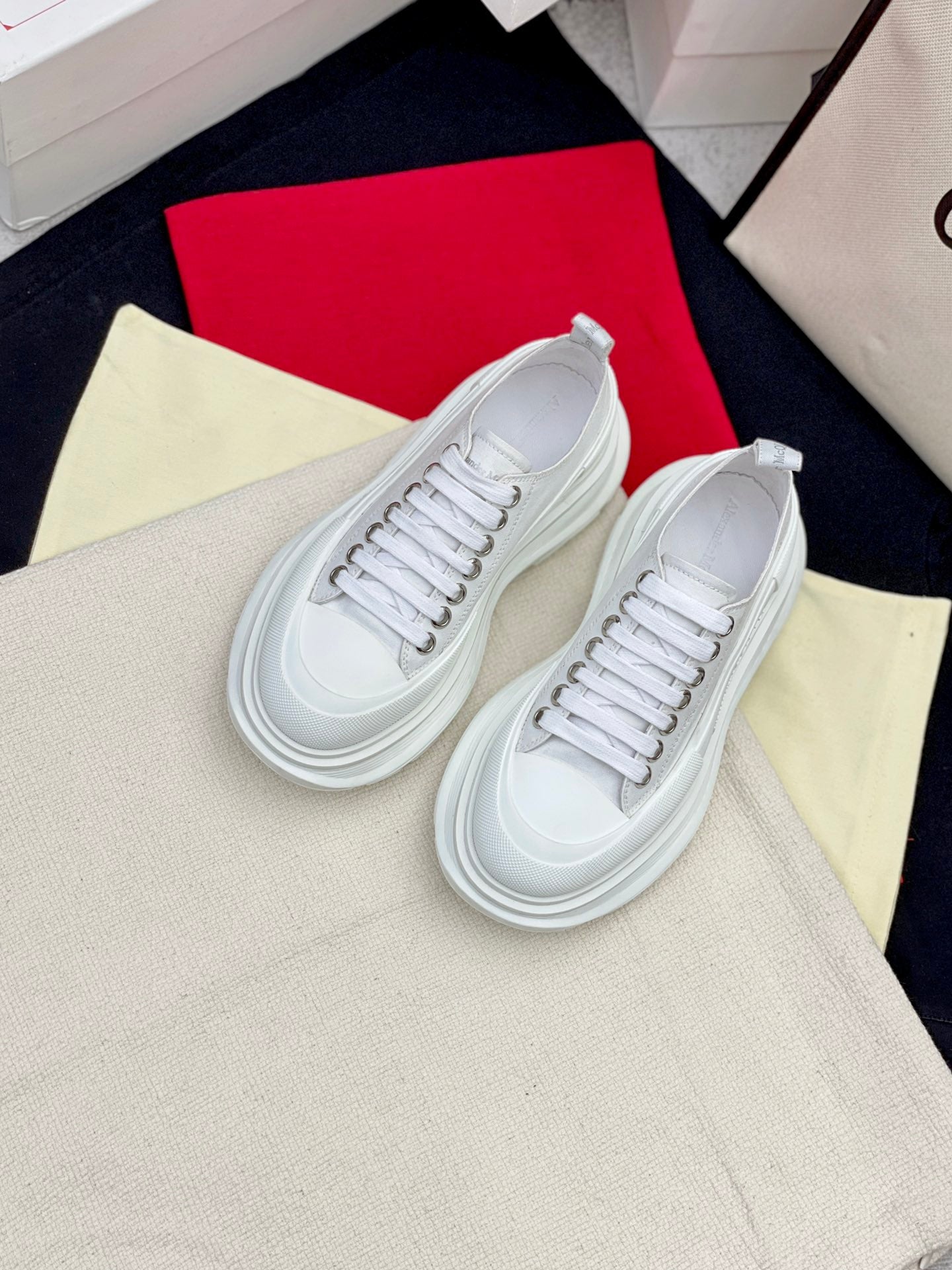 LuxluxHouse Best Quality Shoes Alexander McQueen