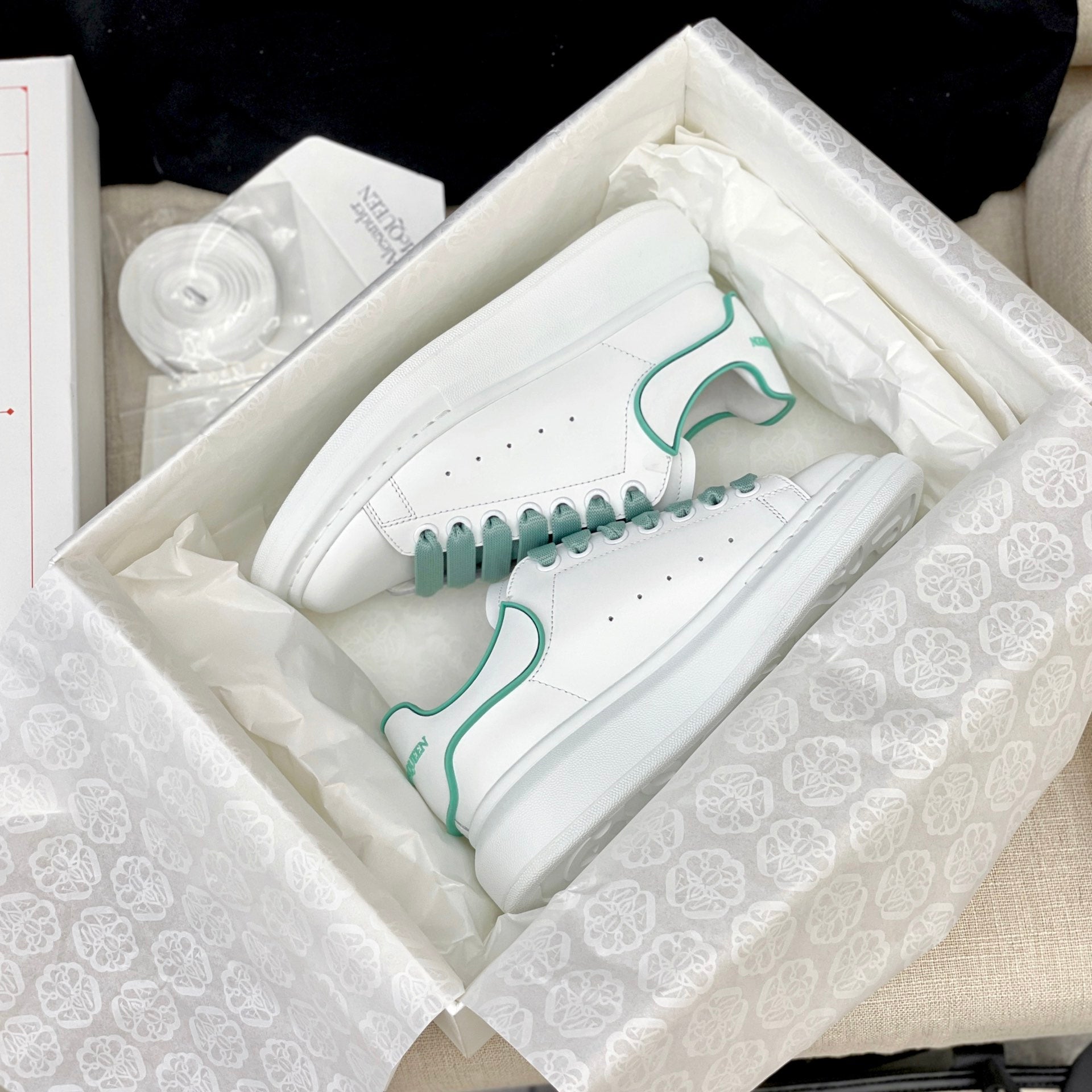 LuxluxHouse Best Quality Shoes Alexander McQueen