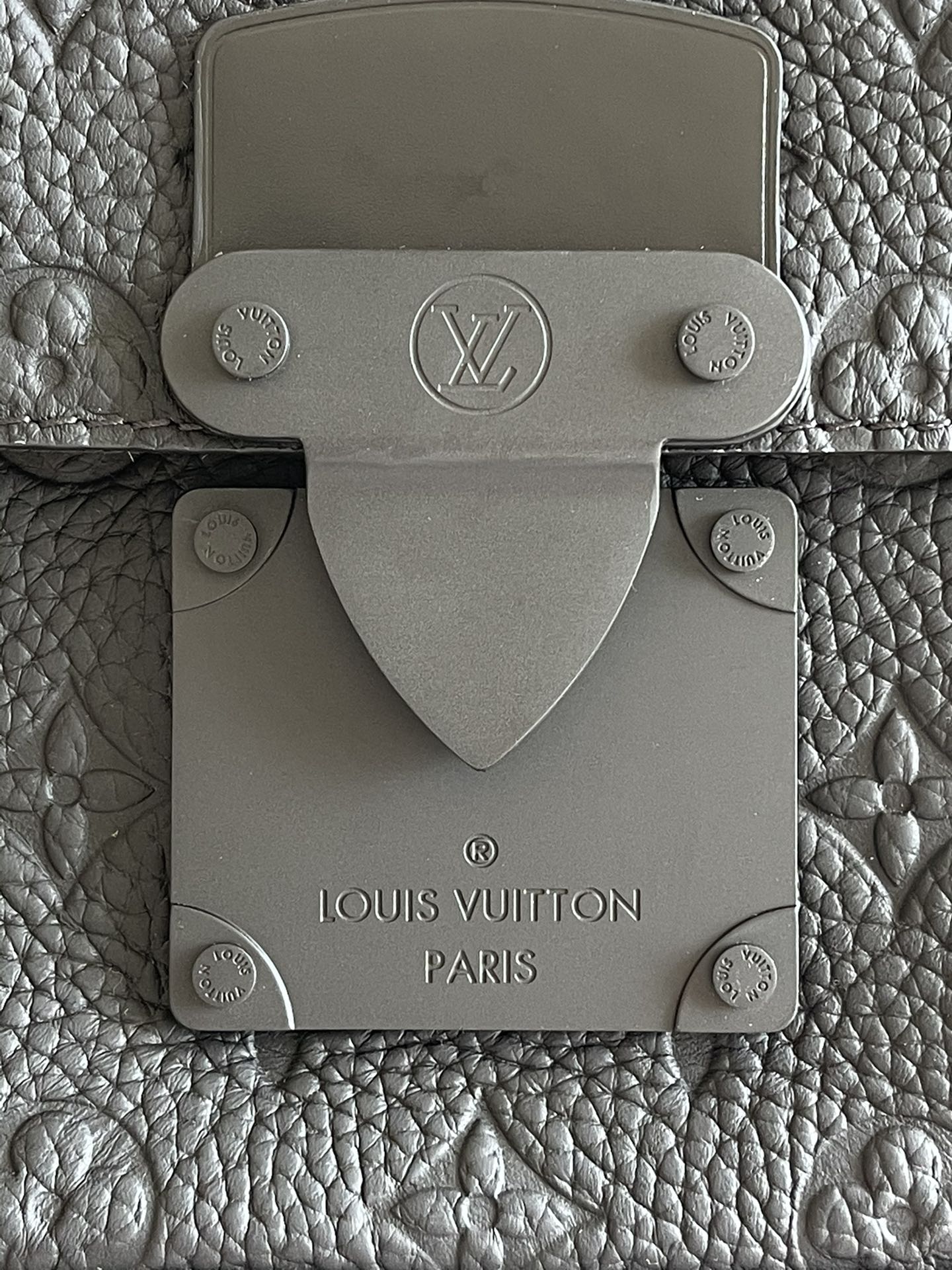 LuxluxHouse Best Quality Bags Louis Vuitton Men