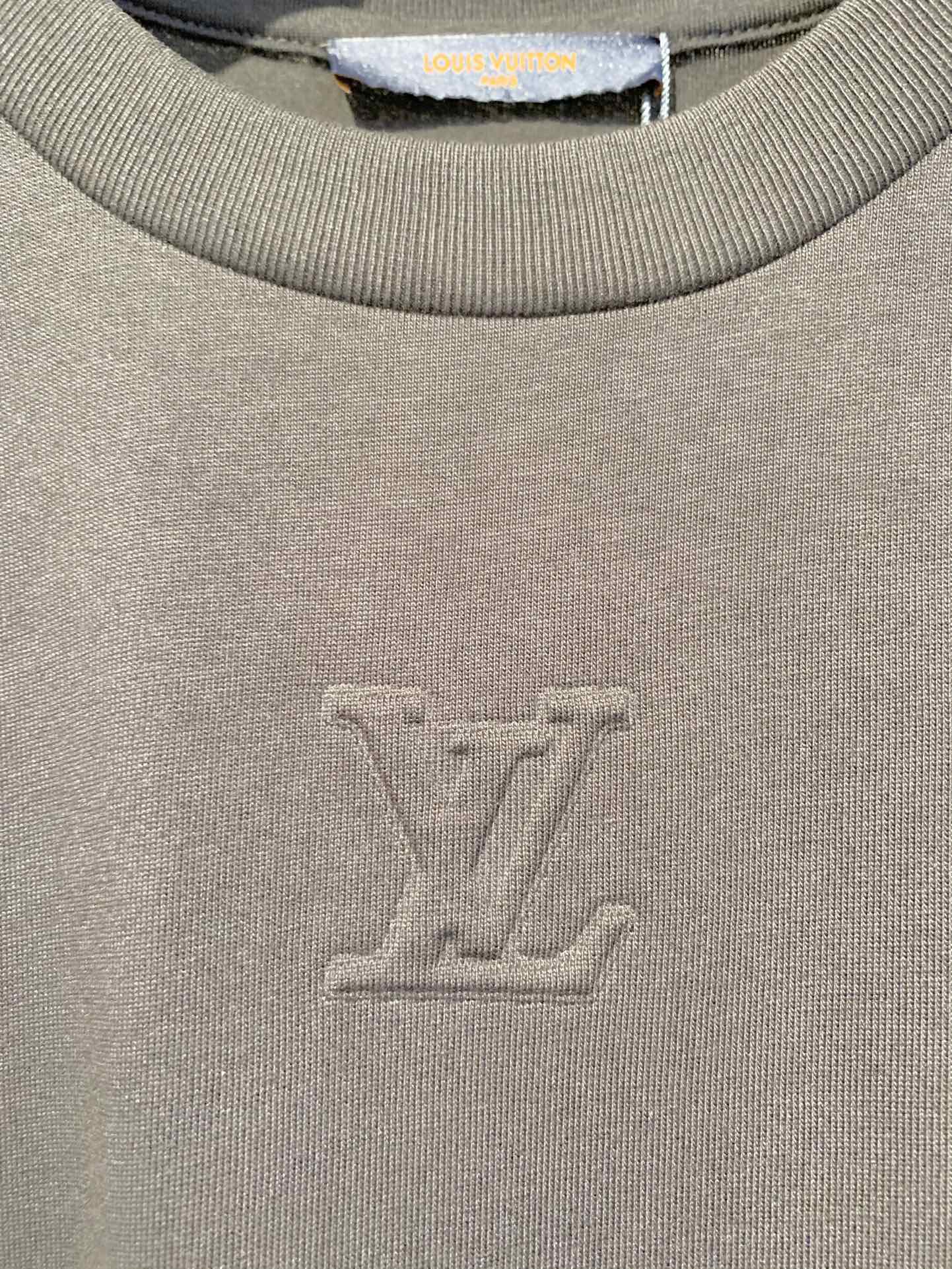 LuxluxHouse Best Quality Clothes T-shirt Louis Vuitton