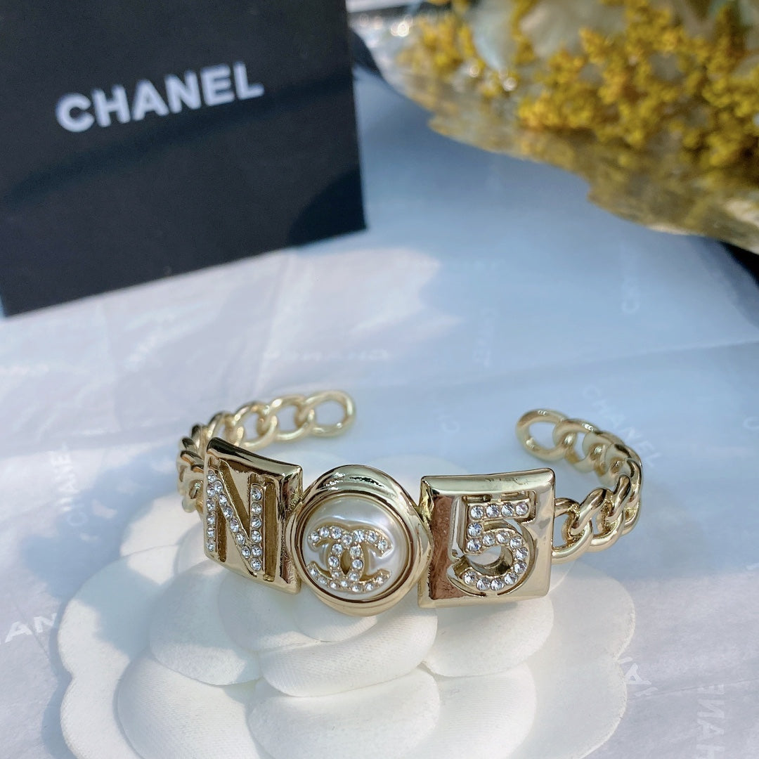 LuxluxHouse Best Quality Accessories Bracelet Bracelet Earrings Chanel Earrings