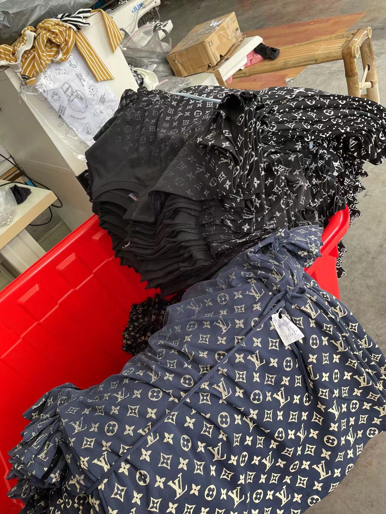 LuxluxHouse Best Quality Clothes T-shirt Louis Vuitton