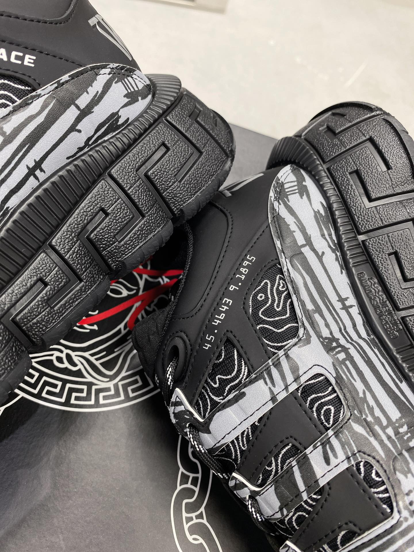 LuxluxHouse Best Quality Shoes Versace