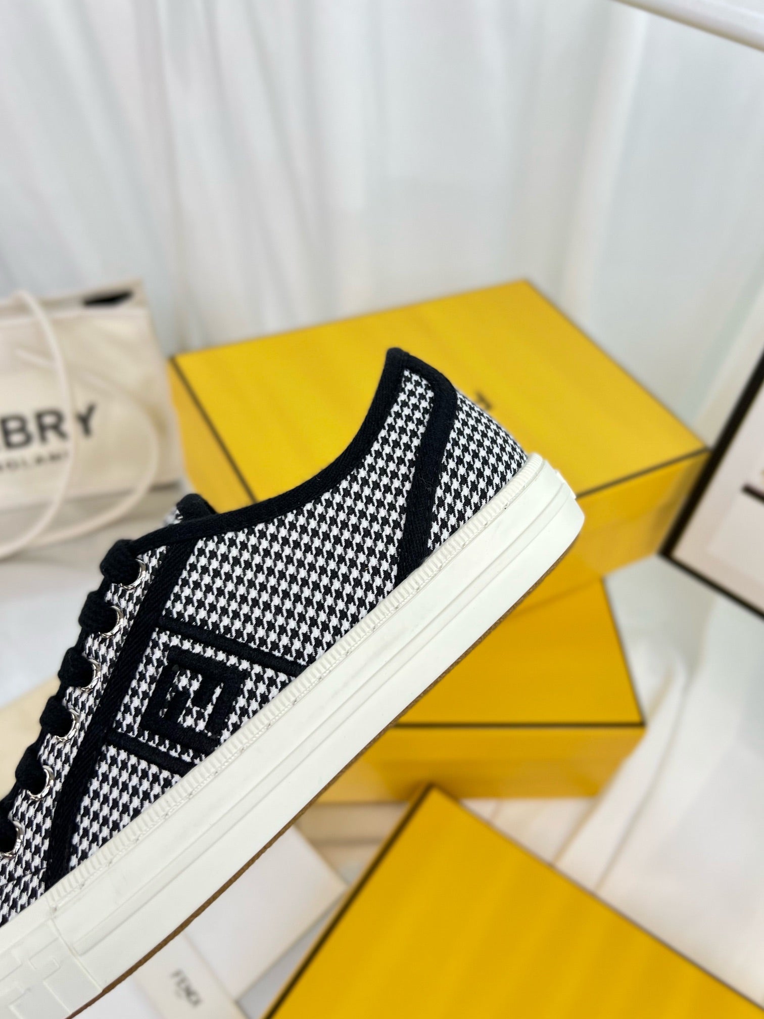 LuxluxHouse Best Quality Shoes Fendi