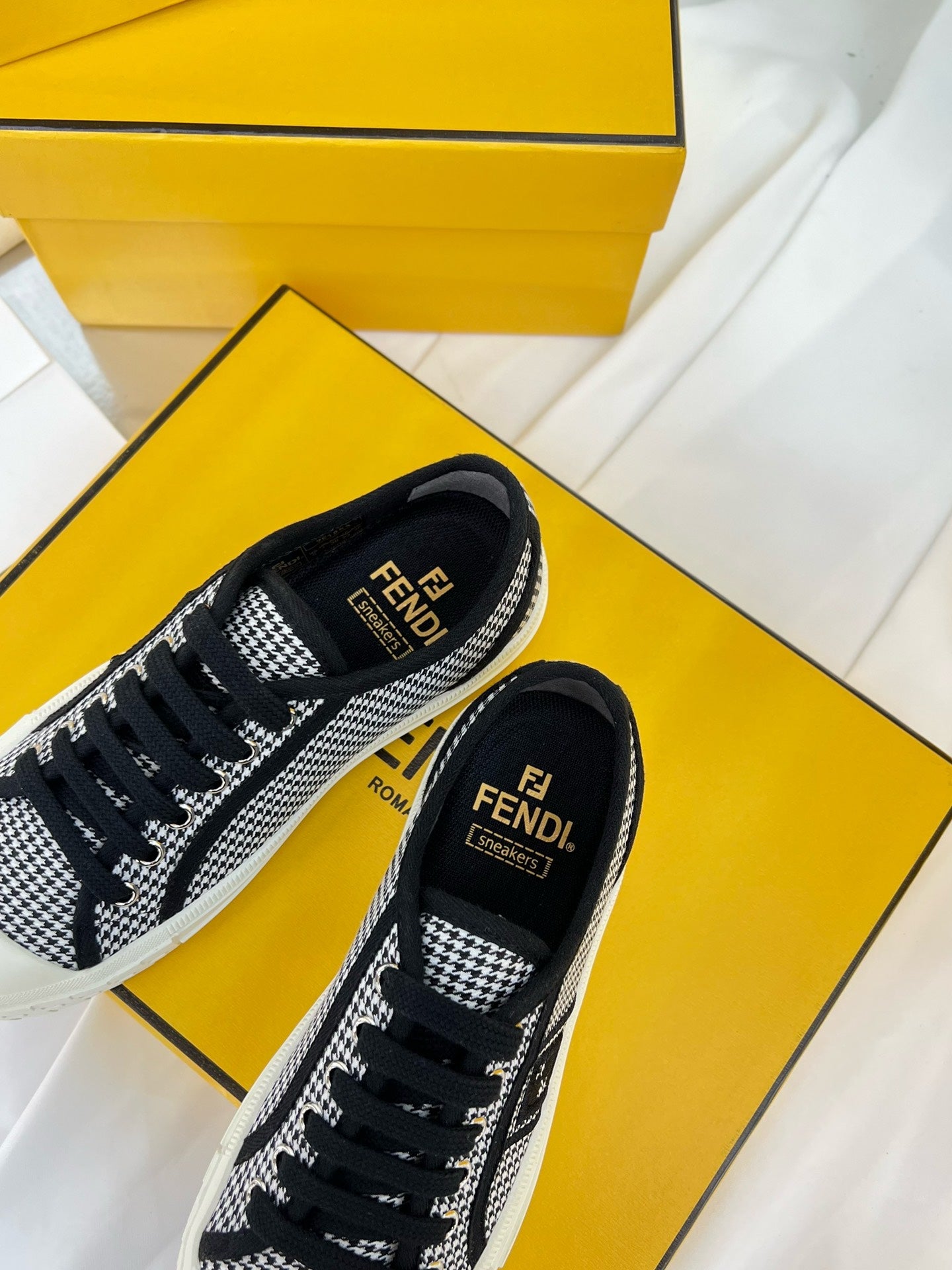 LuxluxHouse Best Quality Shoes Fendi