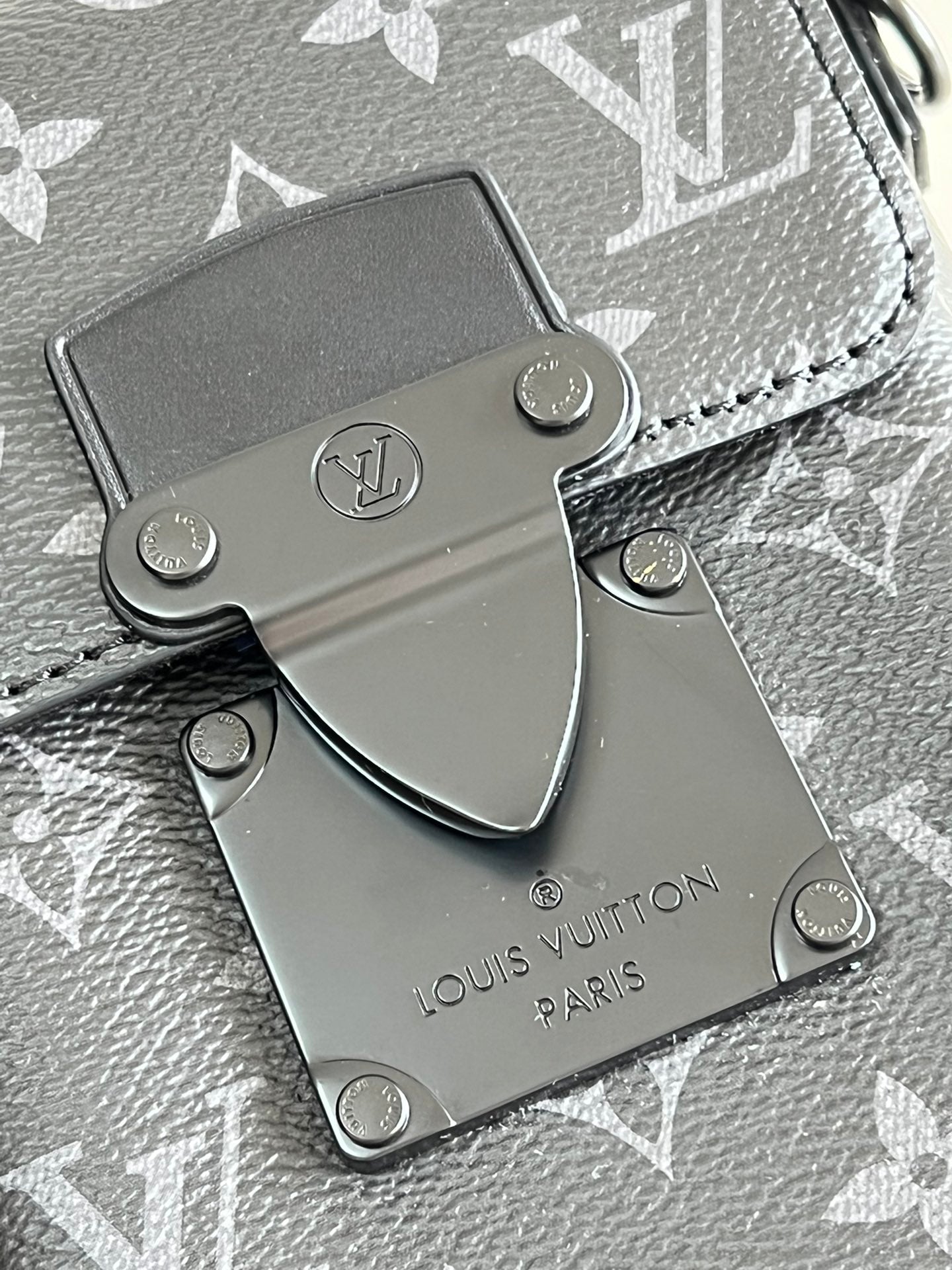 LuxluxHouse Best Quality Bags Louis Vuitton Men