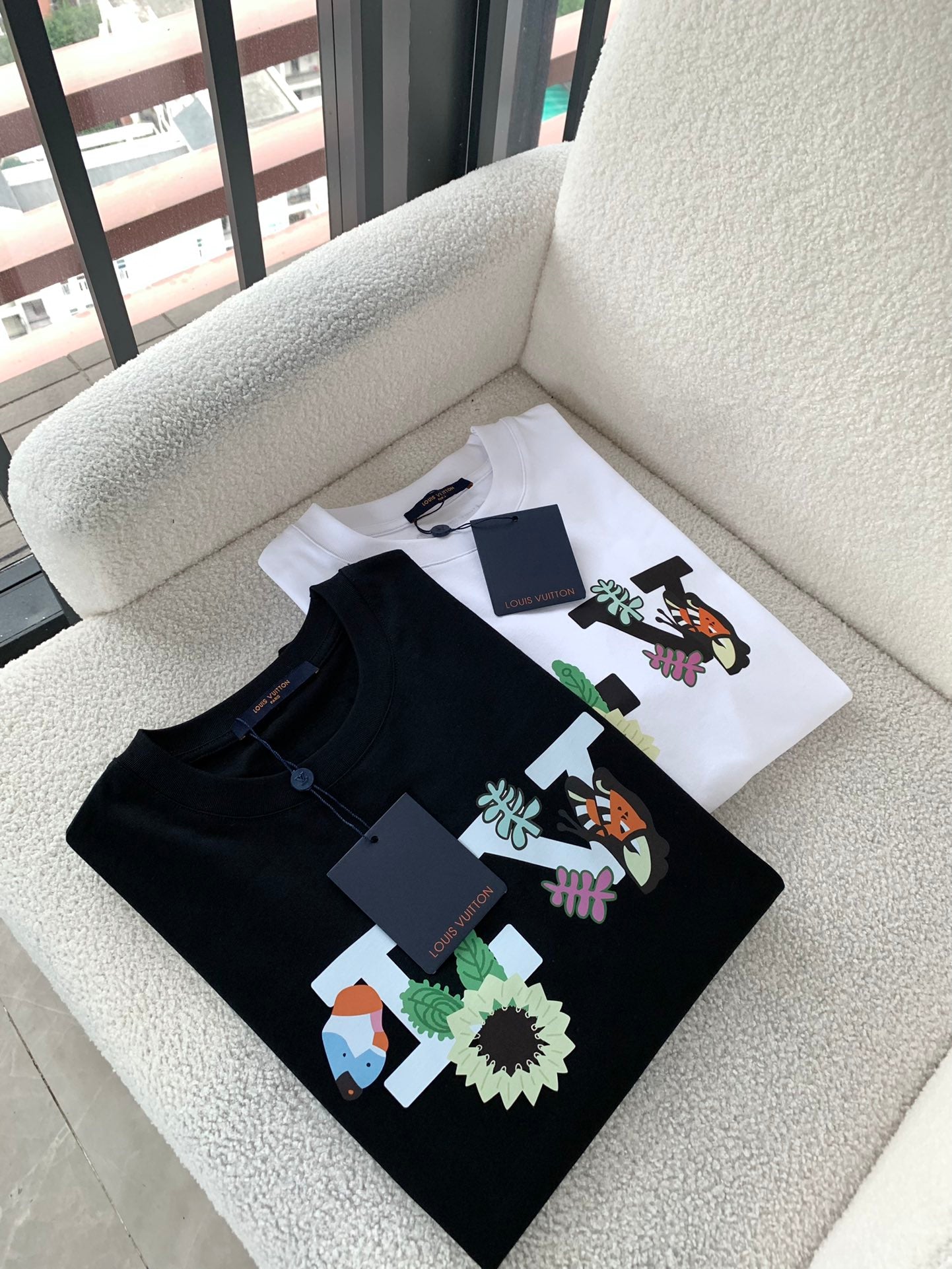 LuxluxHouse Best Quality Clothes T-shirt Louis Vuitton