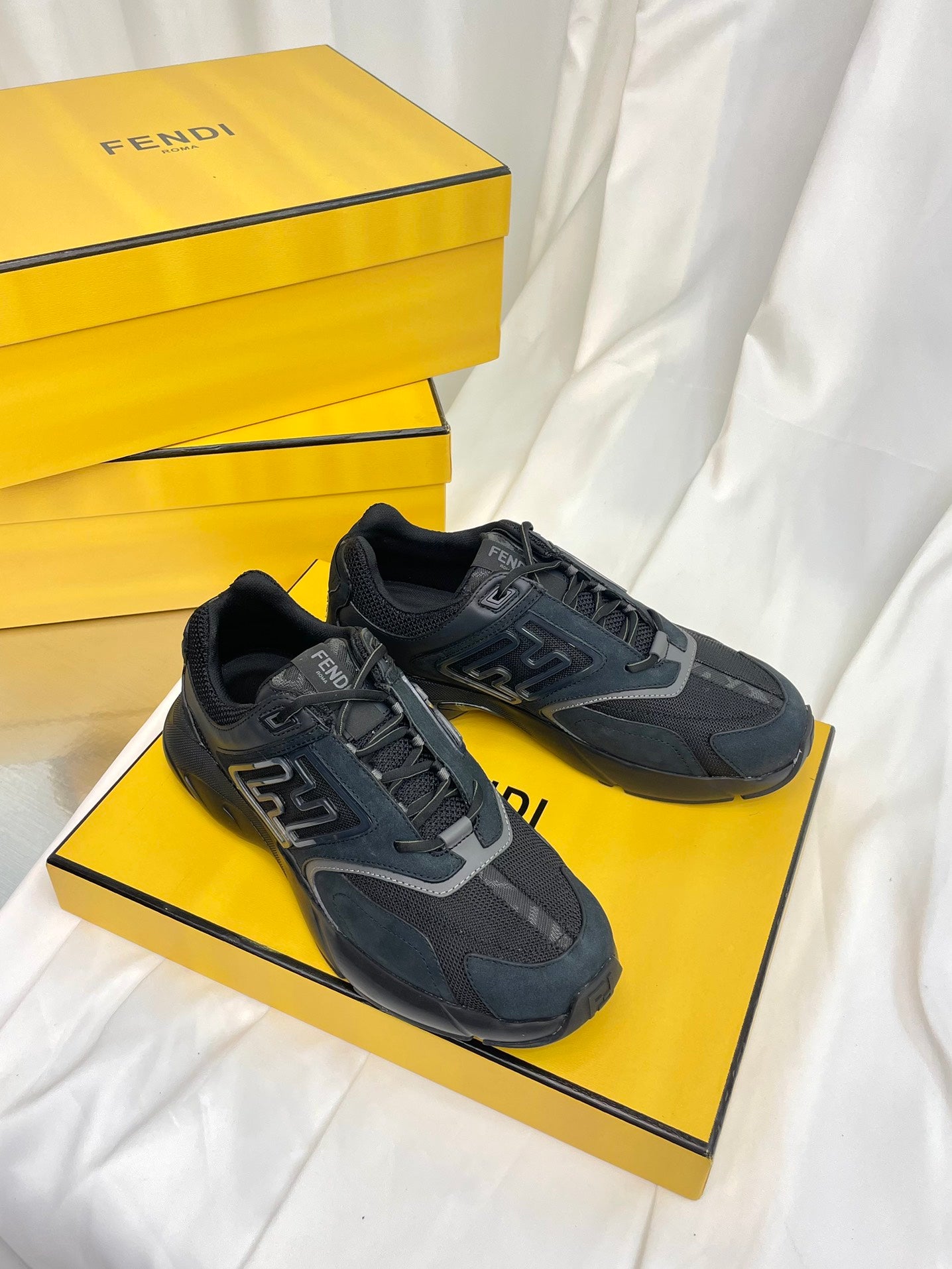 LuxluxHouse Best Quality Shoes Fendi