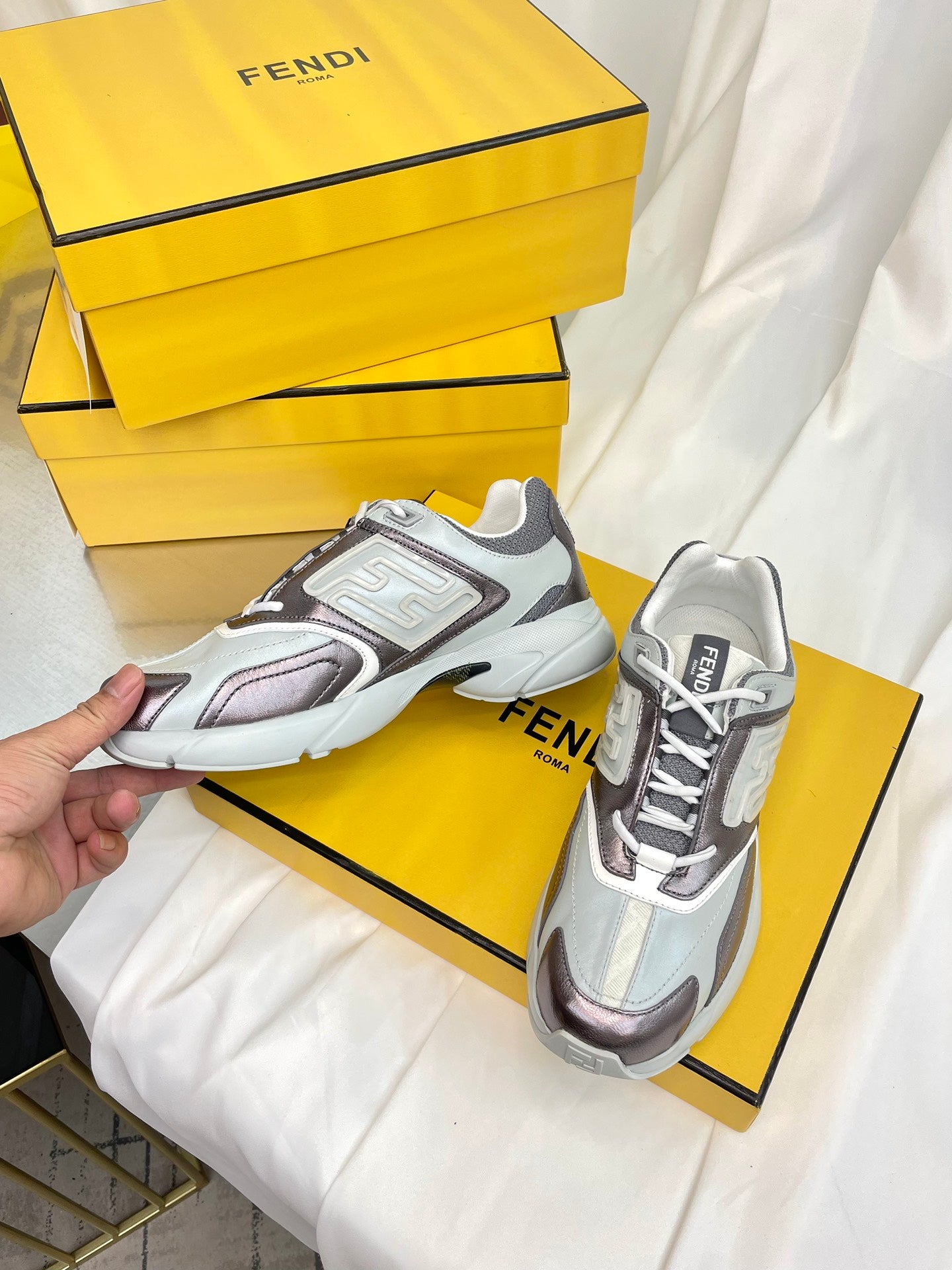 LuxluxHouse Best Quality Shoes Fendi