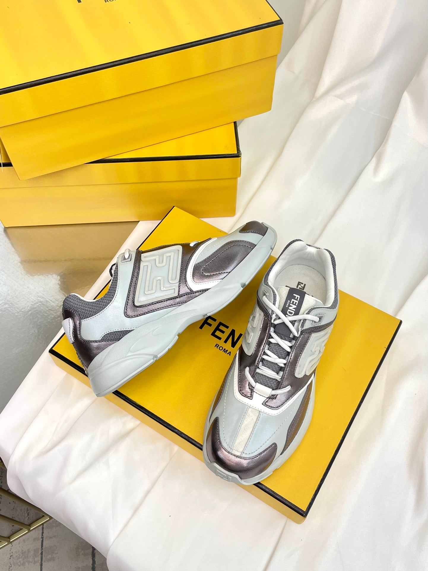 LuxluxHouse Best Quality Shoes Fendi