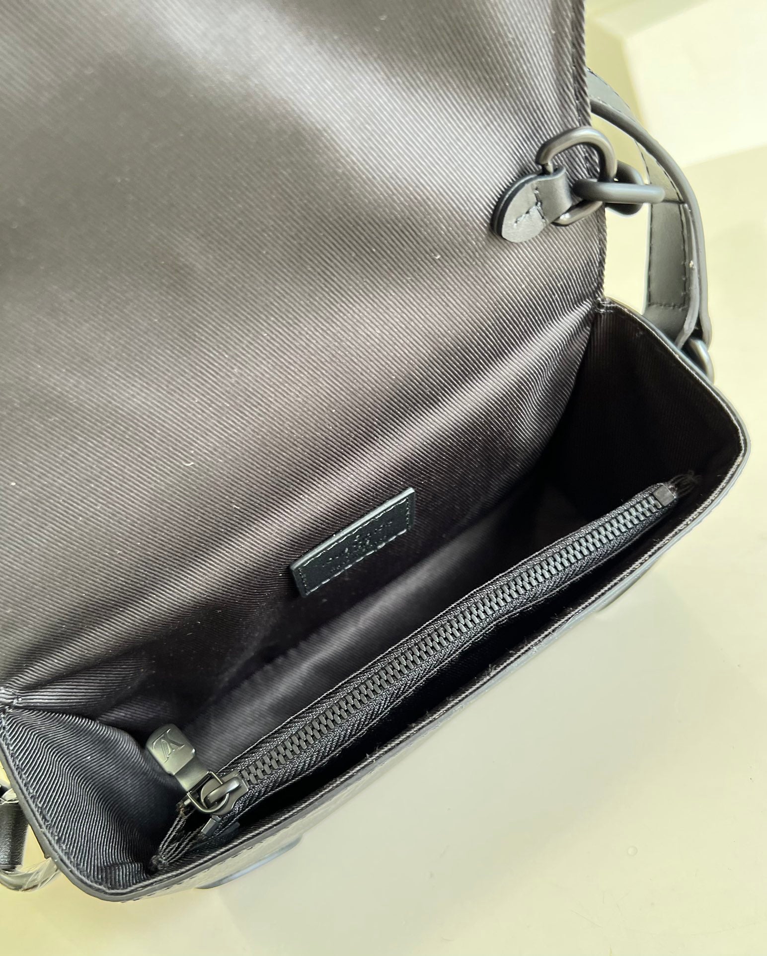 LuxluxHouse Best Quality Bags Louis Vuitton Men